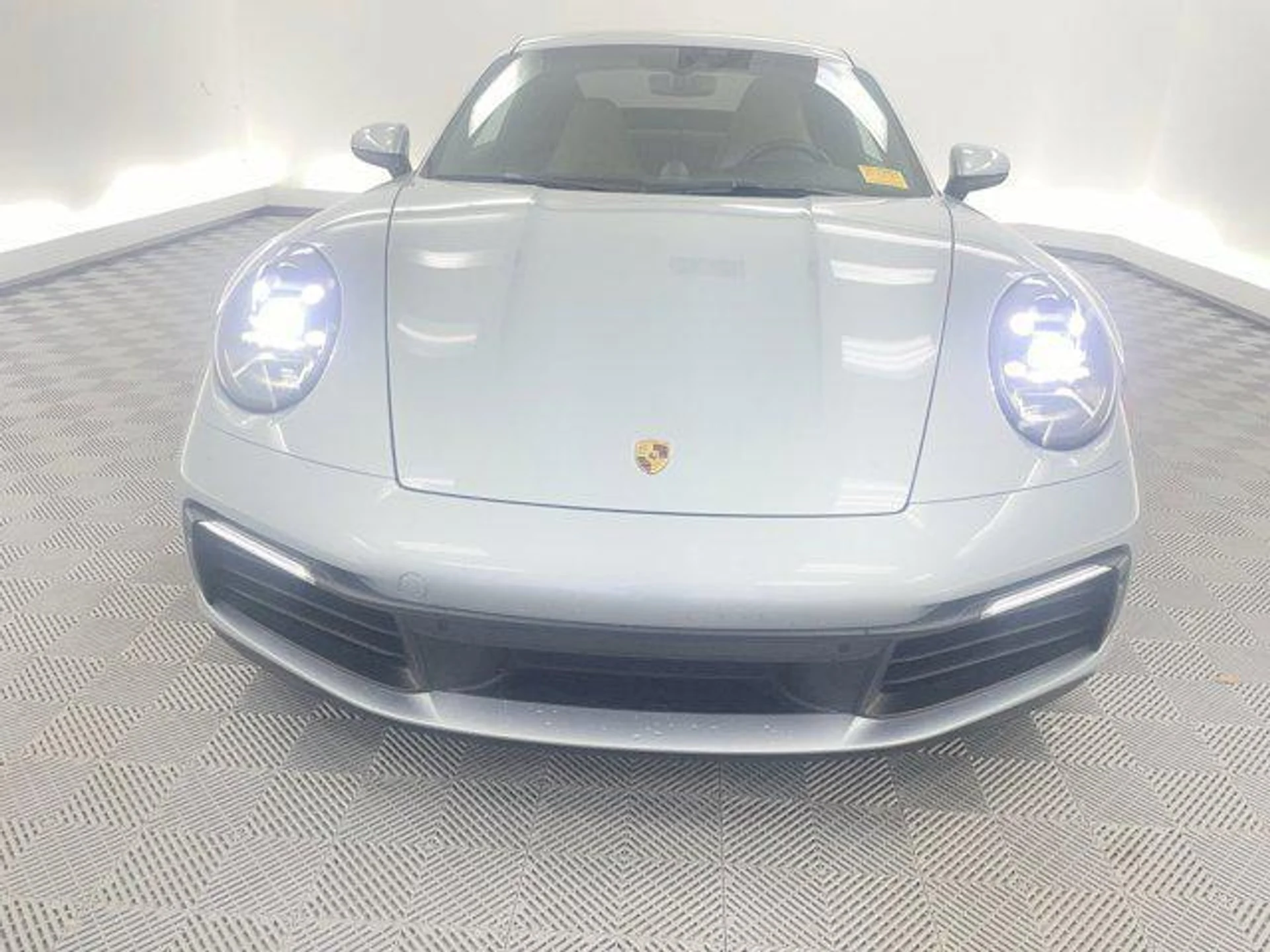 mph005_1581664806_v_NEX_45_D_Ov2_P_Qv_Wv6x_F1_Sb845_ZQ_236e9d14e4