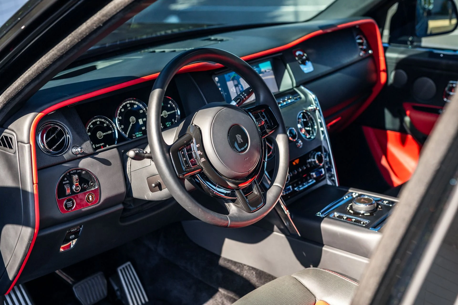 mph005_1581665450_Used_2021_Rolls_Royce_Cullinan_1698712217_c016b0ff18