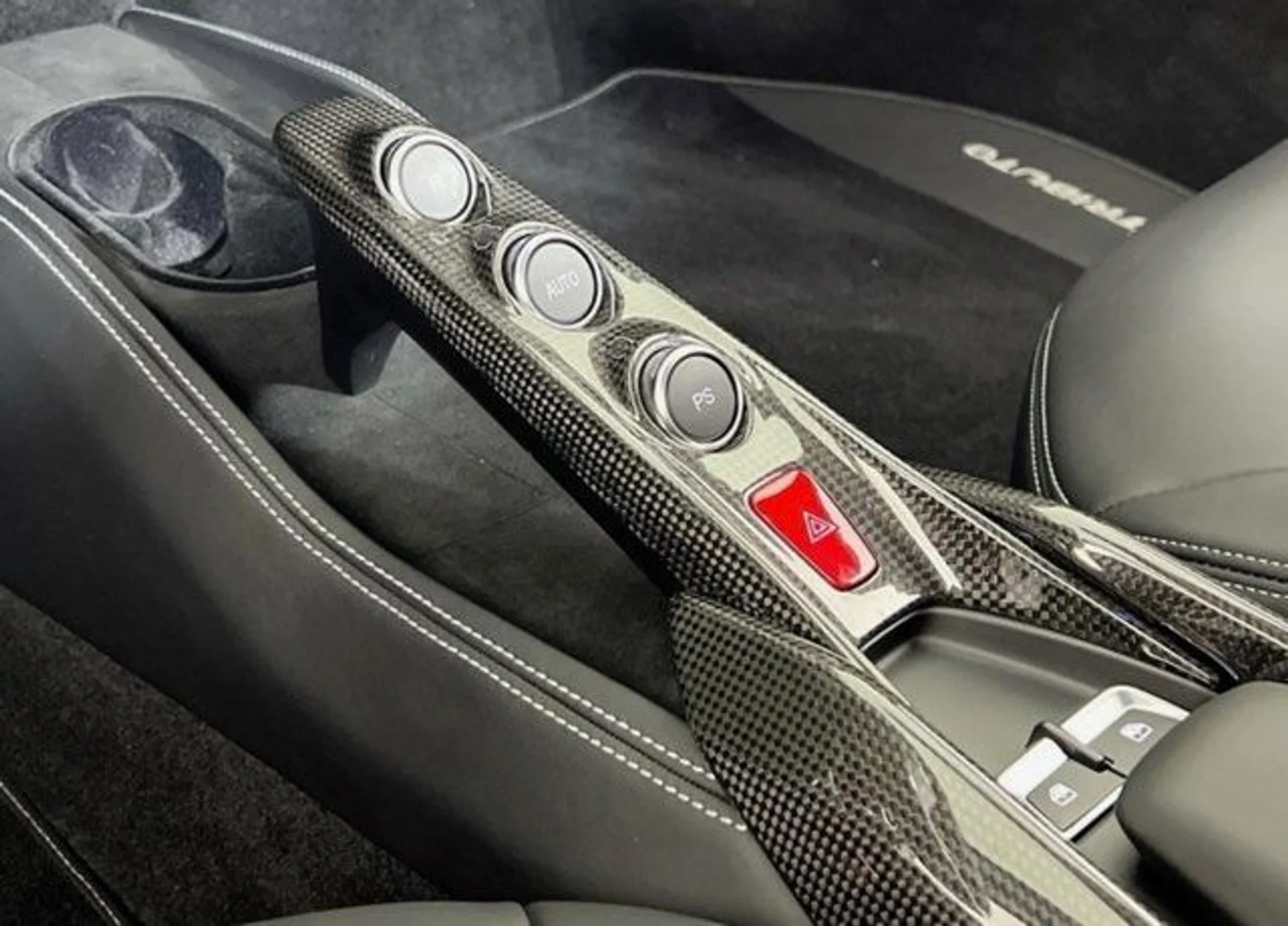 mph005_1582660918_Used_2022_Ferrari_F8_Tributo_1768414751_a7b2b83dd8