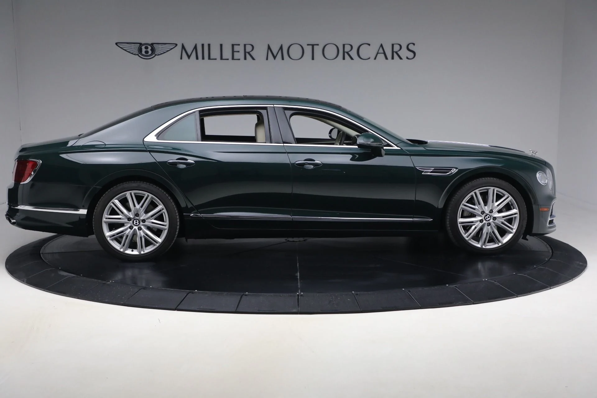 mph005_1583607177_Used_2023_Bentley_Flying_Spur_Hybrid_1770396023_35c86df162