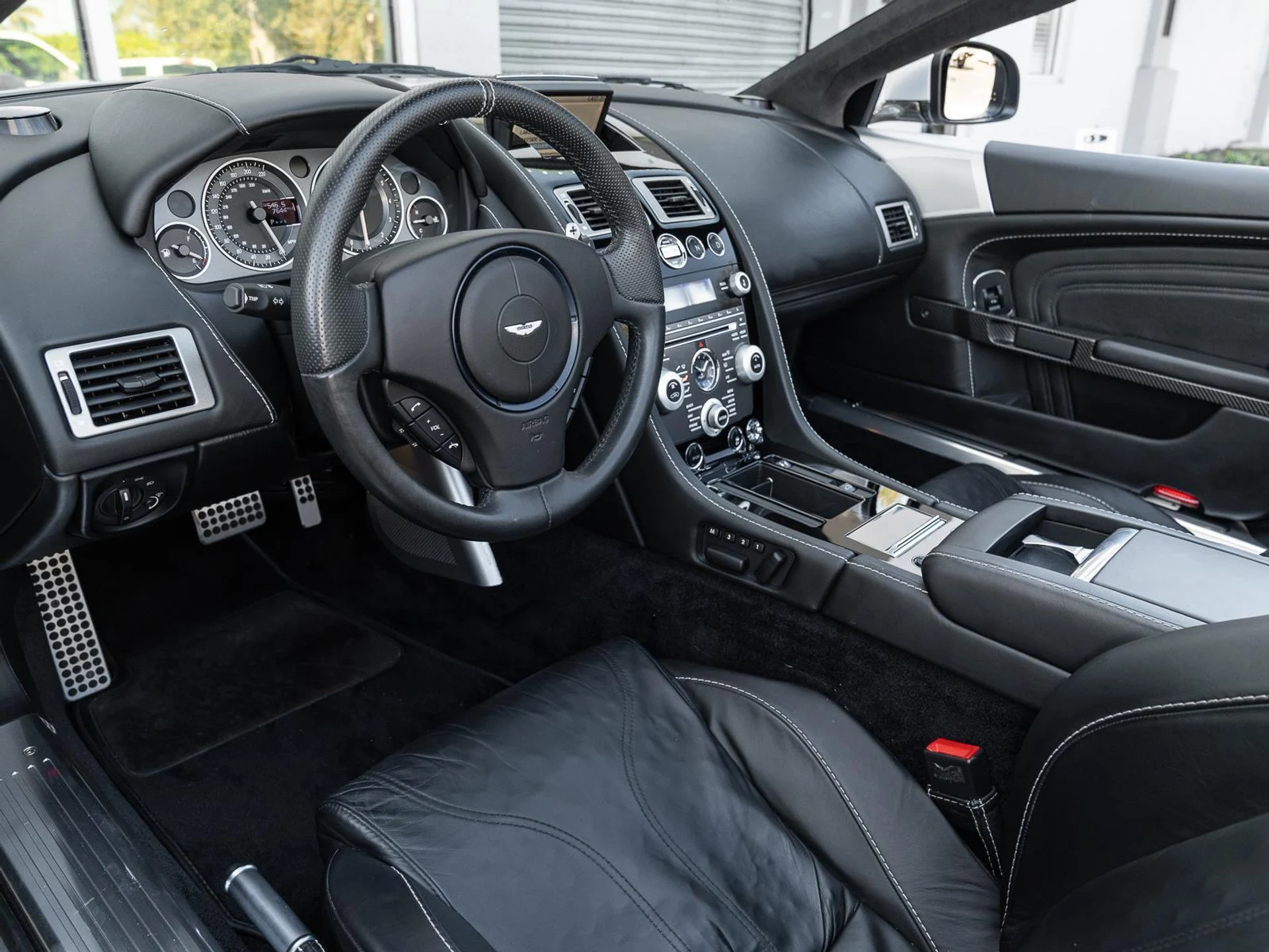 mph005_1584467902_Used_2010_Aston_Martin_DBS_2dr_Volante_1771496218_29ab54b1b6