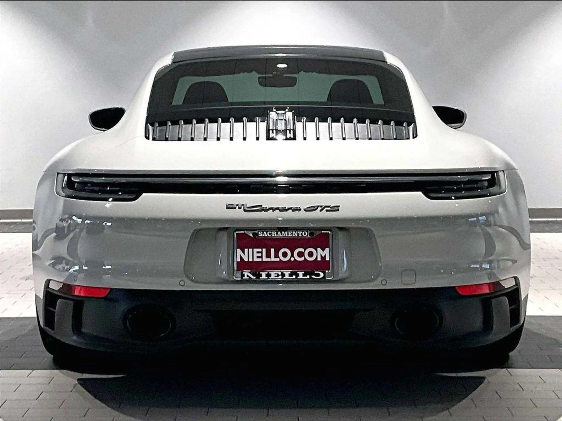 mph005_1590773396_L_Year_NQD_Aby9_Gsb6w0_JIDW_1_Kh_QY_e59c15acf5