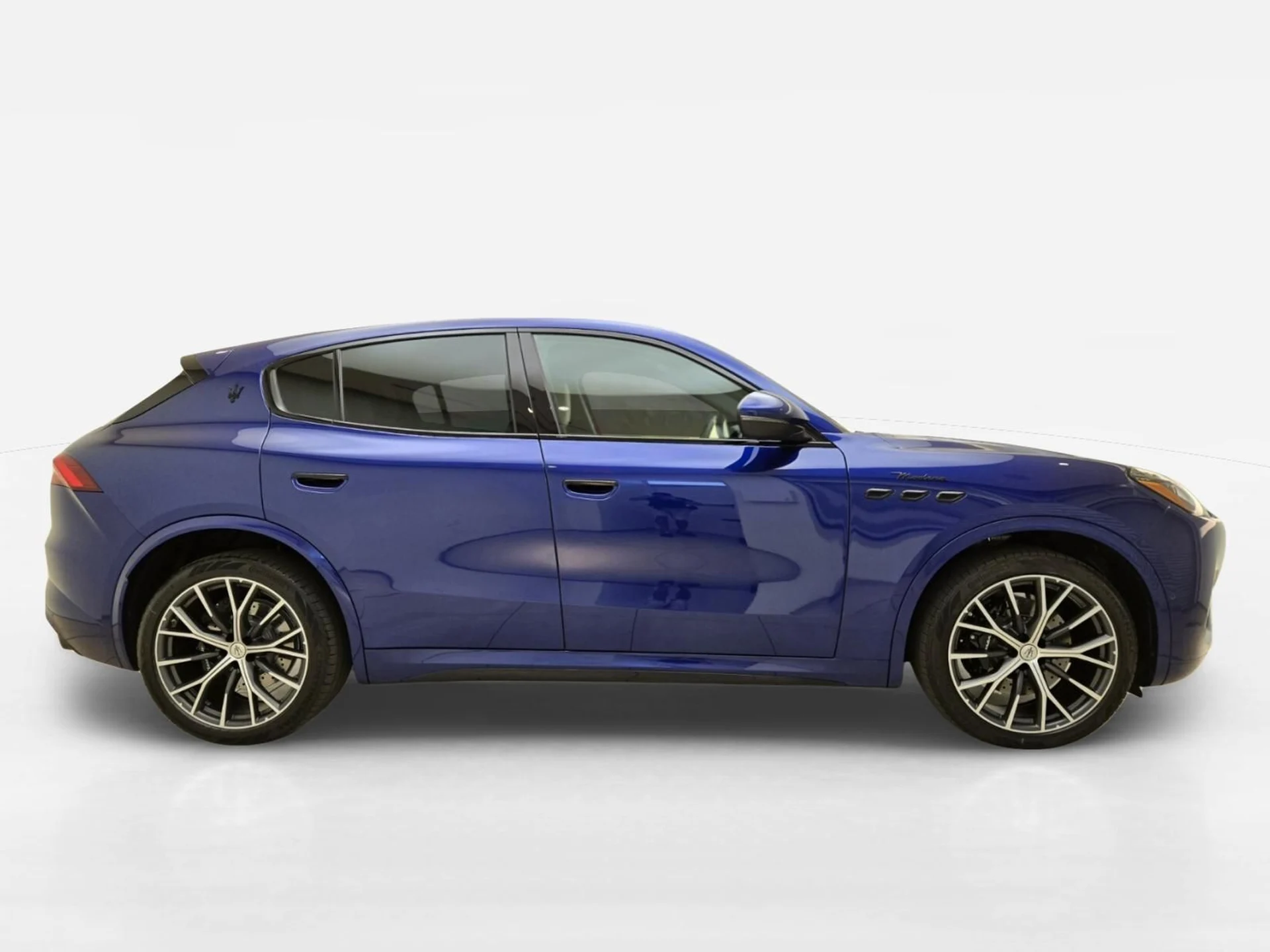 mph005_1605467882_New_2026_Maserati_Grecale_Modena_1787289760_6e2368c94d