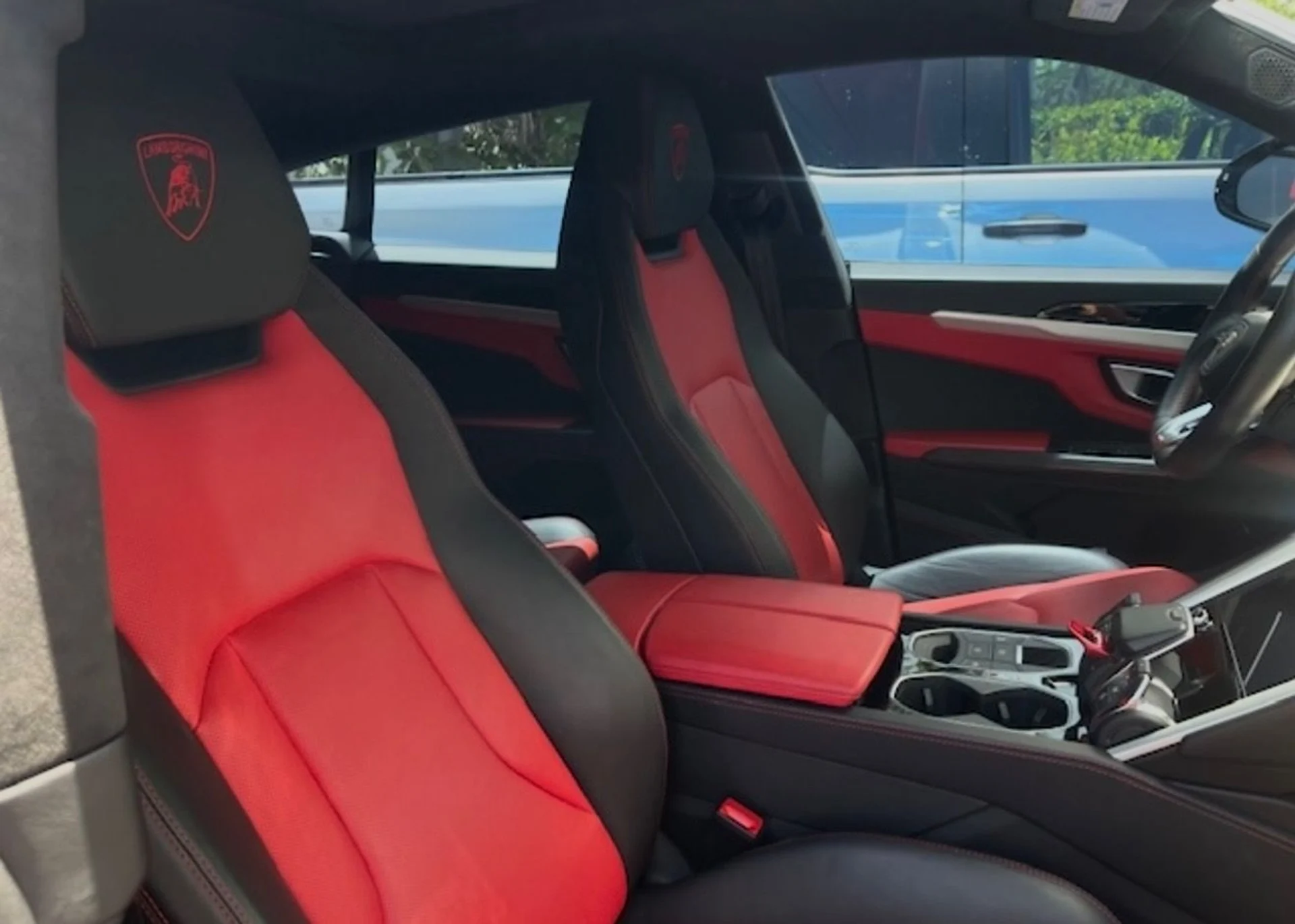 mph005_1605745107_Used_2020_Lamborghini_Urus_1754419410_82ffc6c93c