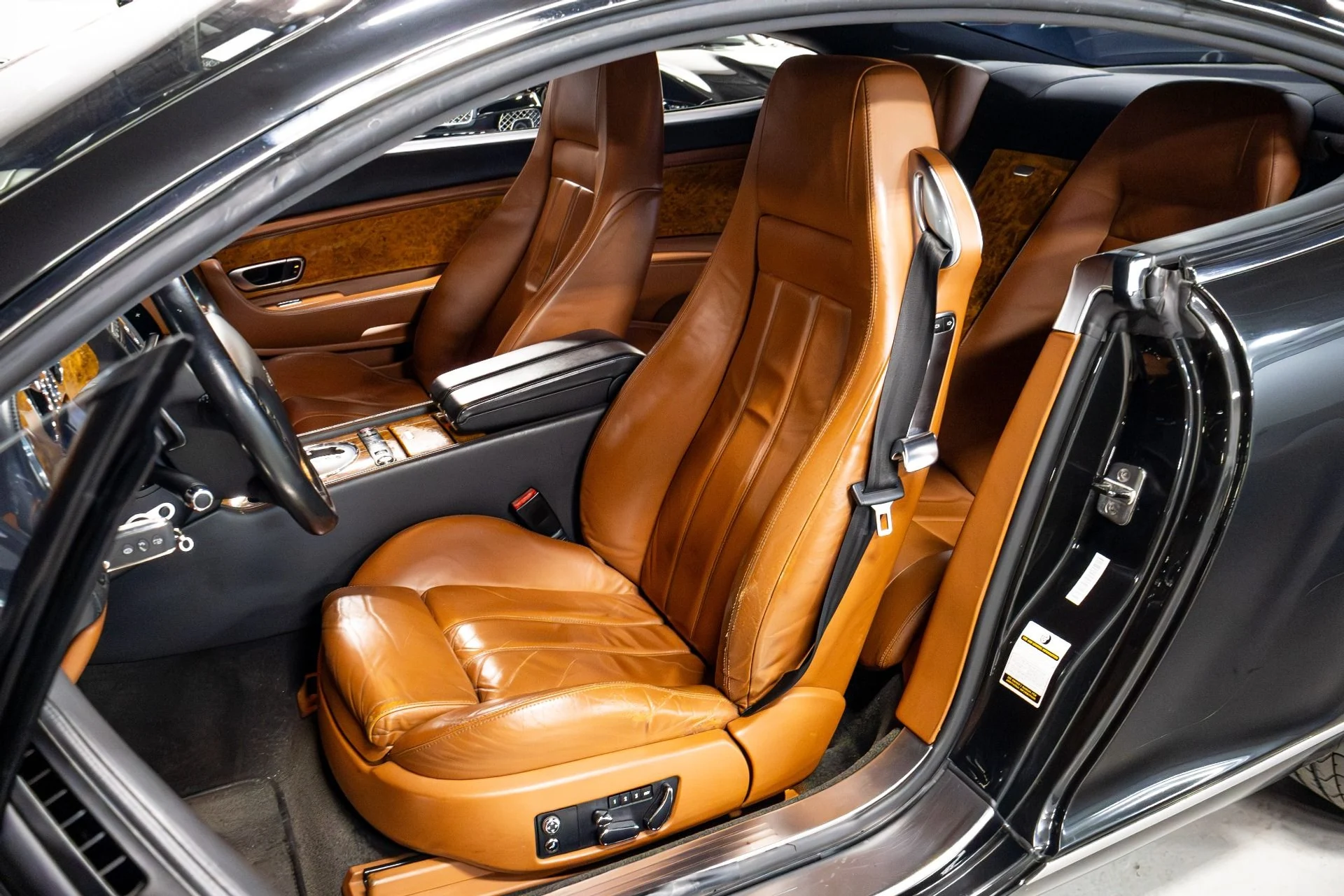 mph005_1609466123_Used_2004_Bentley_Continental_GT_1776778779_347af73abc