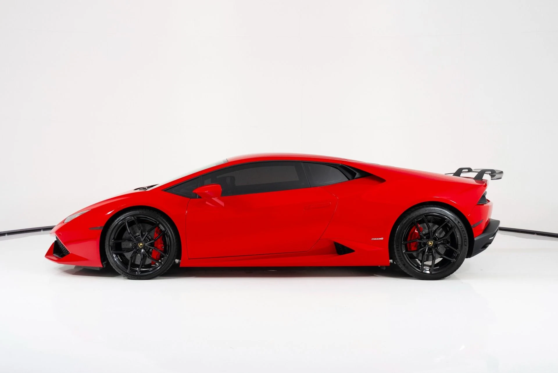 mph005_1617167144_Used_2015_Lamborghini_Huracan_LP_6104_1757361042_01d1fd9870