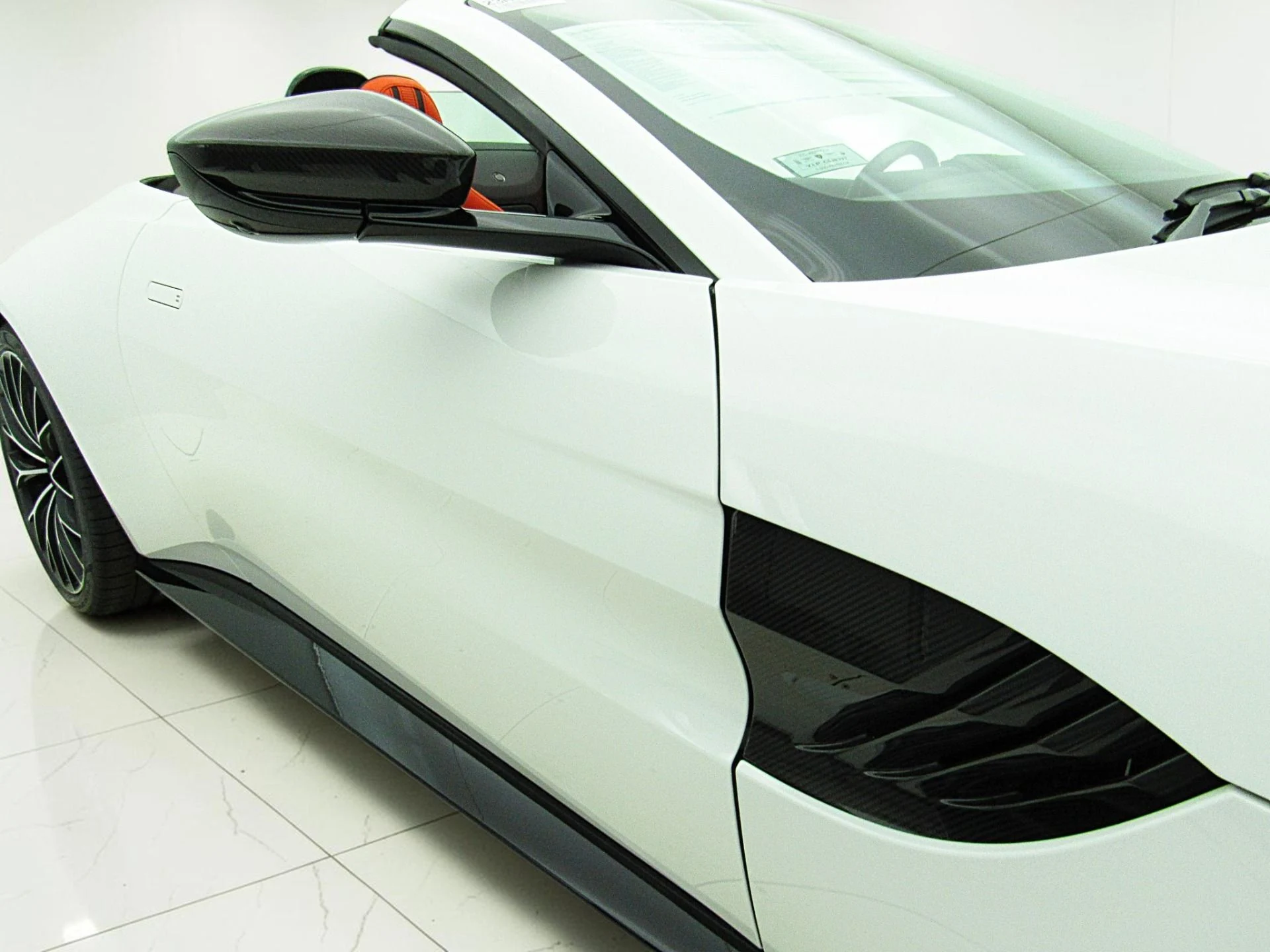 mph005_163288331_Used_2023_Aston_Martin_Vantage_Roadster_4dfbfd4887
