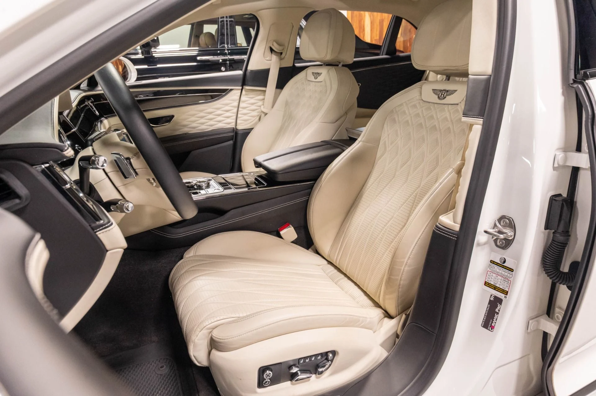 mph005_1633869267_Used_2021_Bentley_Flying_Spur_W12_1785773976_269fb9ff59