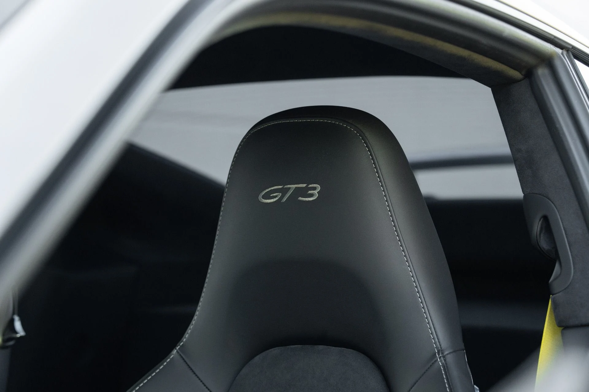 mph005_1634356915_Used_2018_Porsche_911_GT_3_1761946041_270c2f27a4