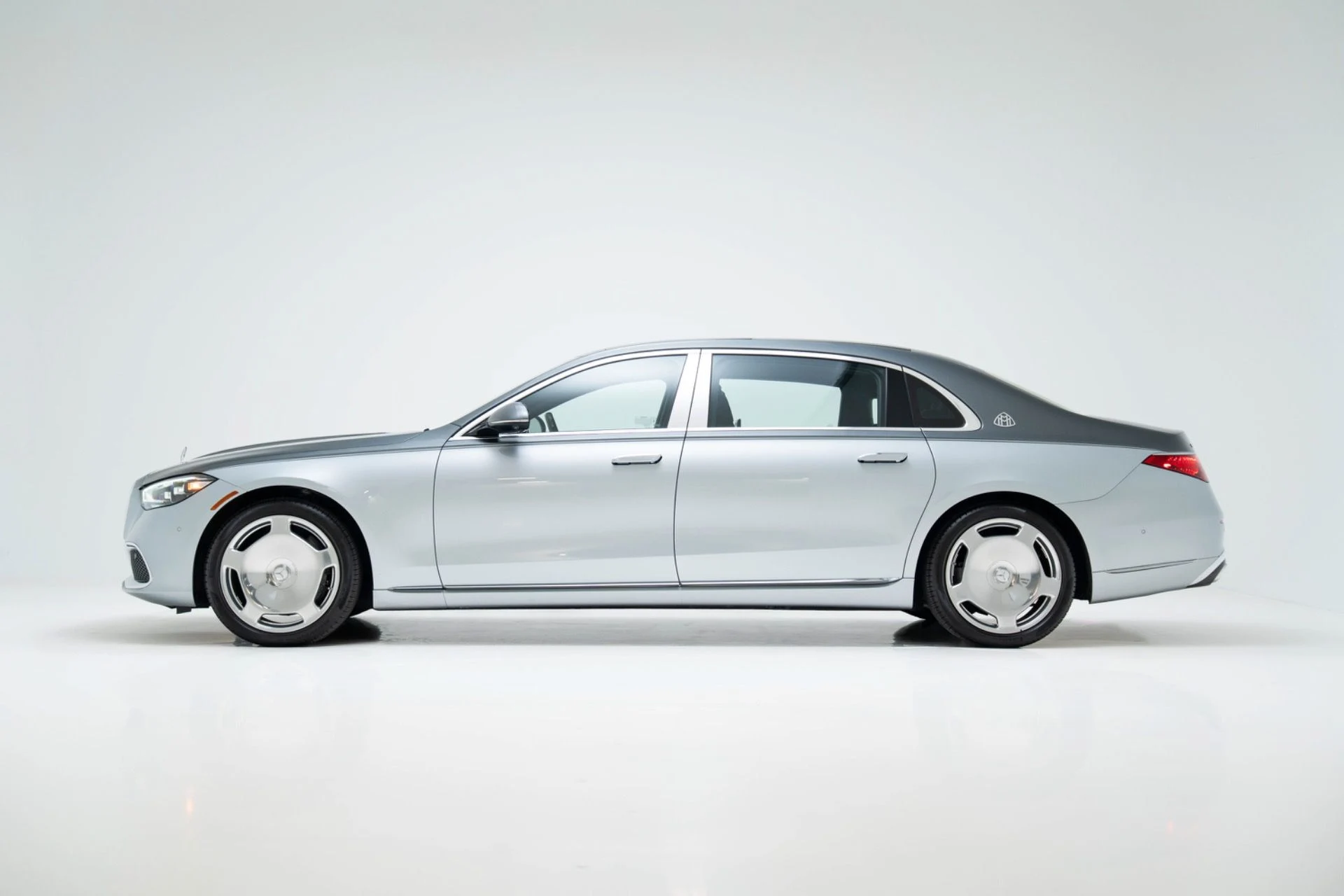 mph005_1637675840_Used_2024_Mercedes_Benz_S_Class_Maybach_S_580_1782155450_b1acd2ba1a
