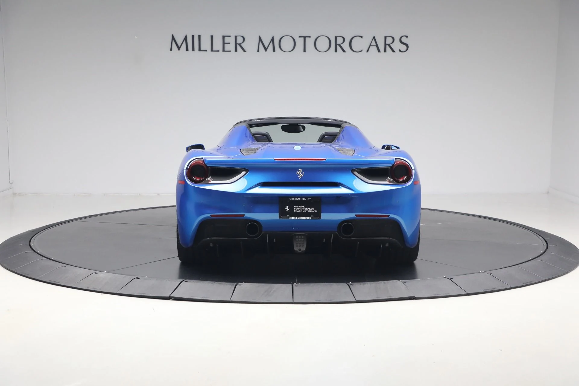 mph005_1641962337_Used_2017_Ferrari_488_Spider_1779887206_bf63eaecad