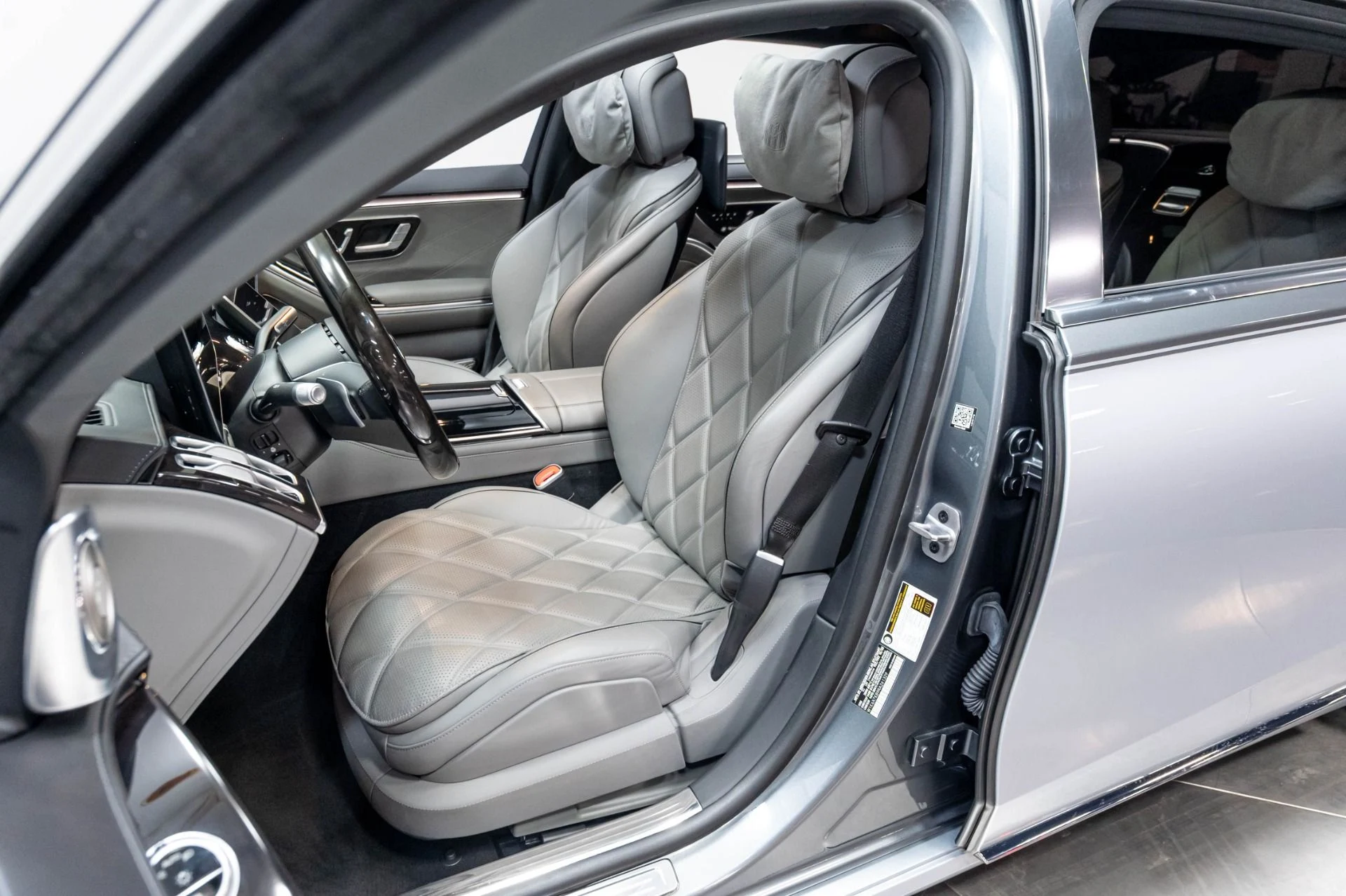 mph005_164272622_Used_2024_Mercedes_Benz_S_Class_Maybach_S_680_4_MATIC_1777501614_fe6d557349