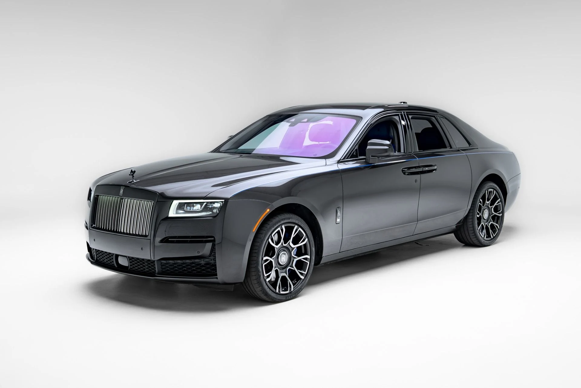 mph005_1643123378_Used_2023_Rolls_Royce_Black_Badge_Ghost_1776470002_57253a42f9