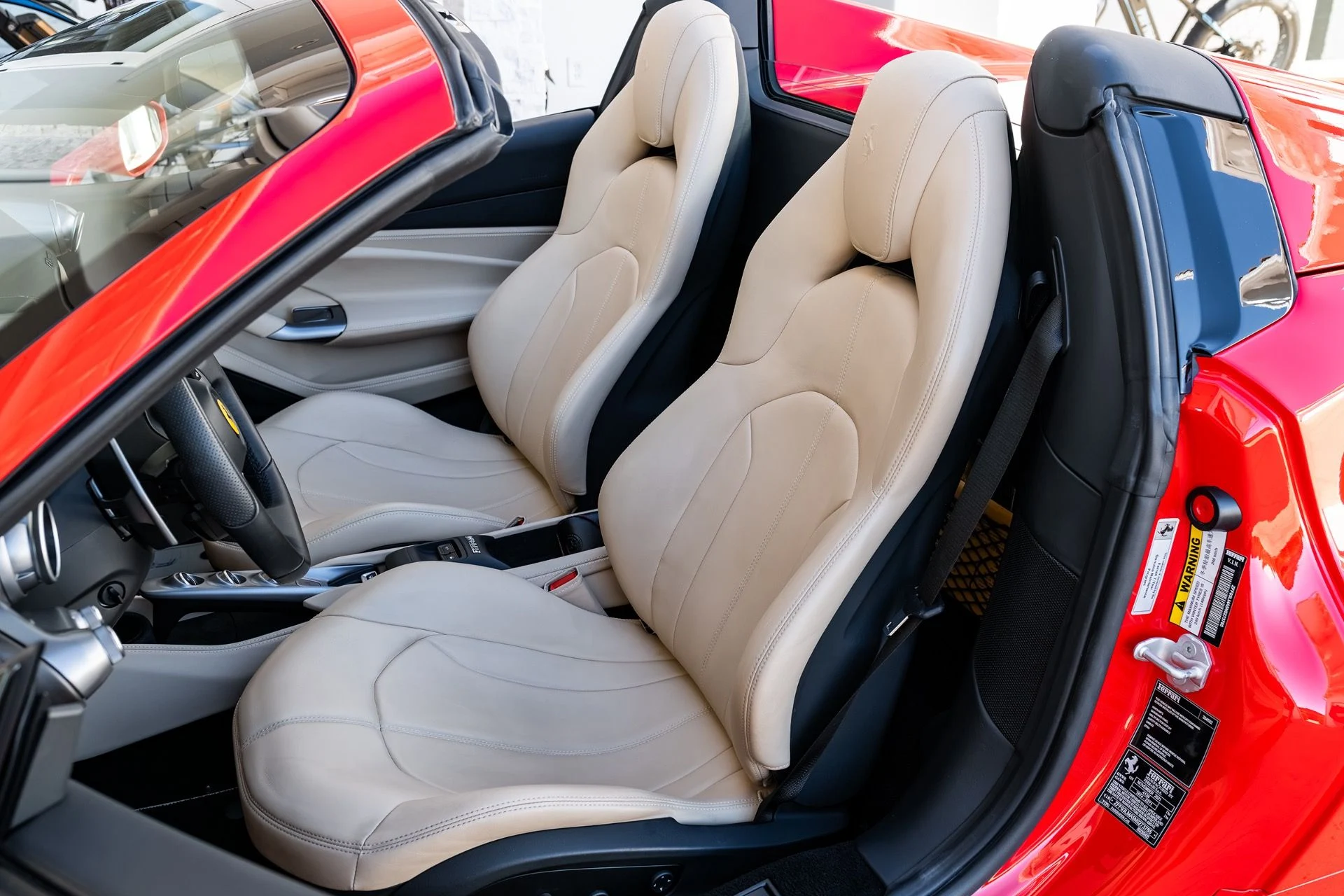 mph005_1643726251_Used_2022_Ferrari_F8_Spider_1791574168_60ed404d83