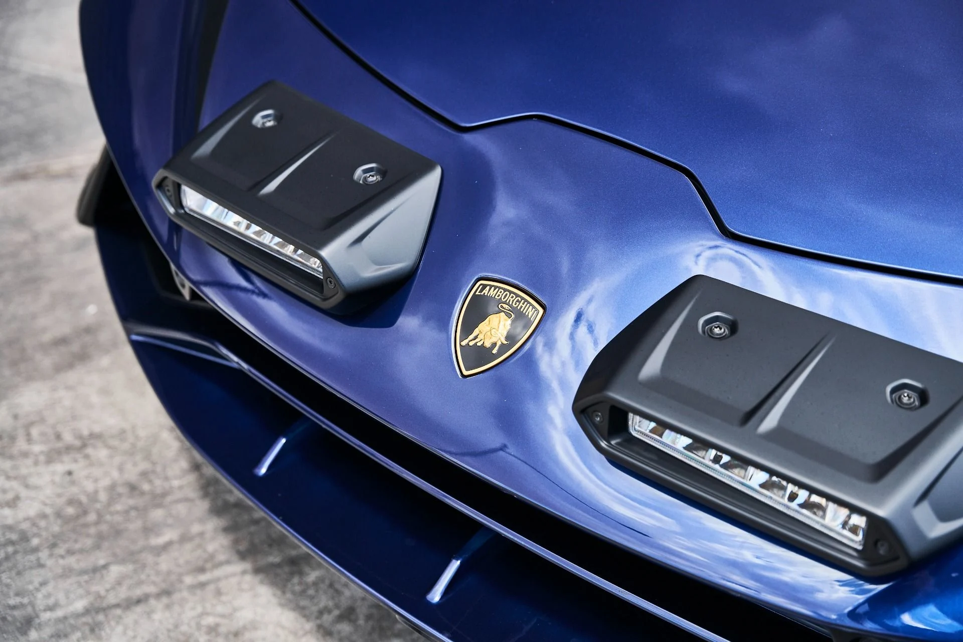 mph005_1656908045_Used_2023_Lamborghini_Huracan_Sterrato_Base_1780101707_b582f05c3a
