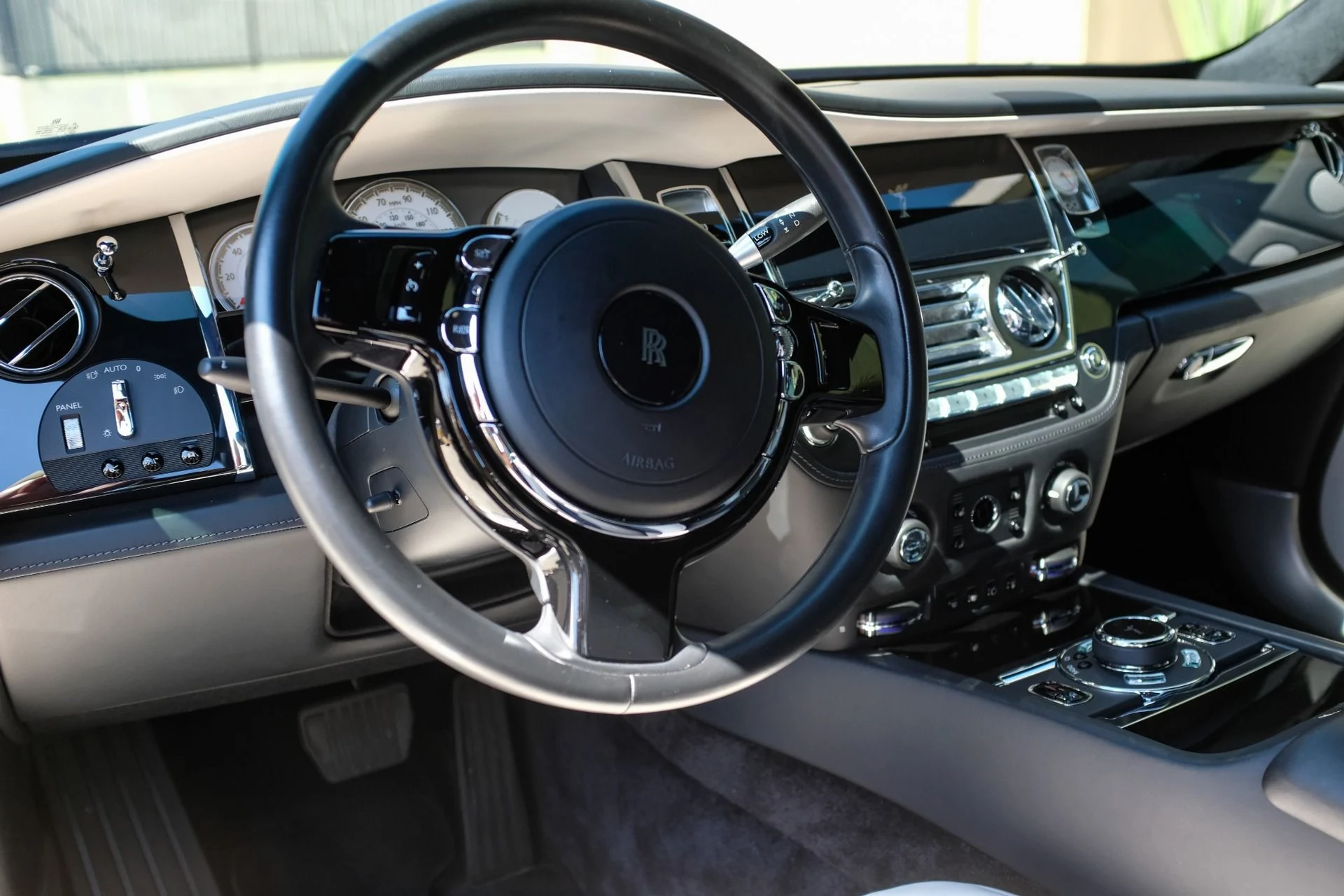 mph005_1663447819_Used_2017_Rolls_Royce_Wraith_1753316359_fb9c0a80e1