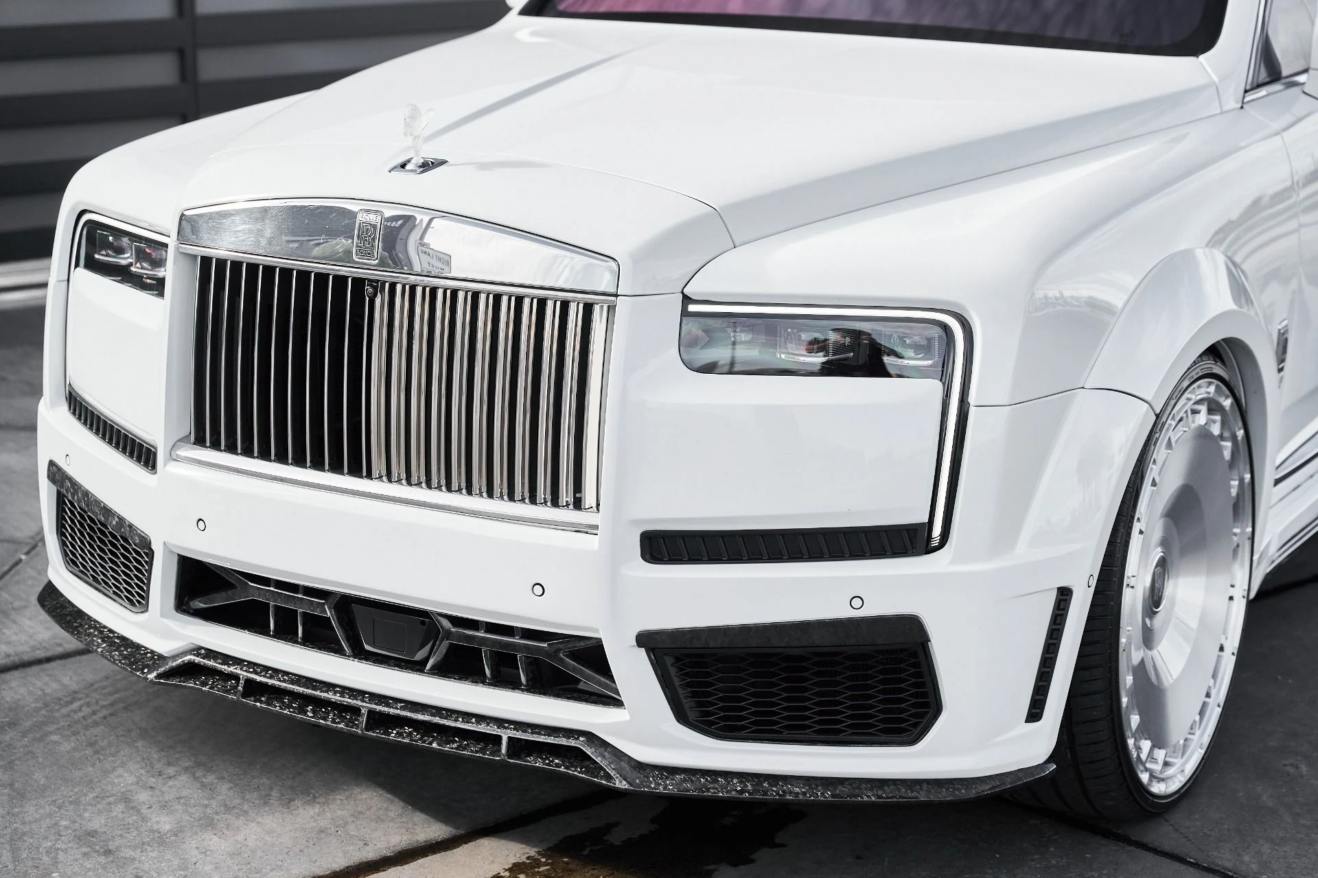 mph005_166530026_Used_2025_Rolls_Royce_Cullinan_Base_1770950880_39abb61c7e