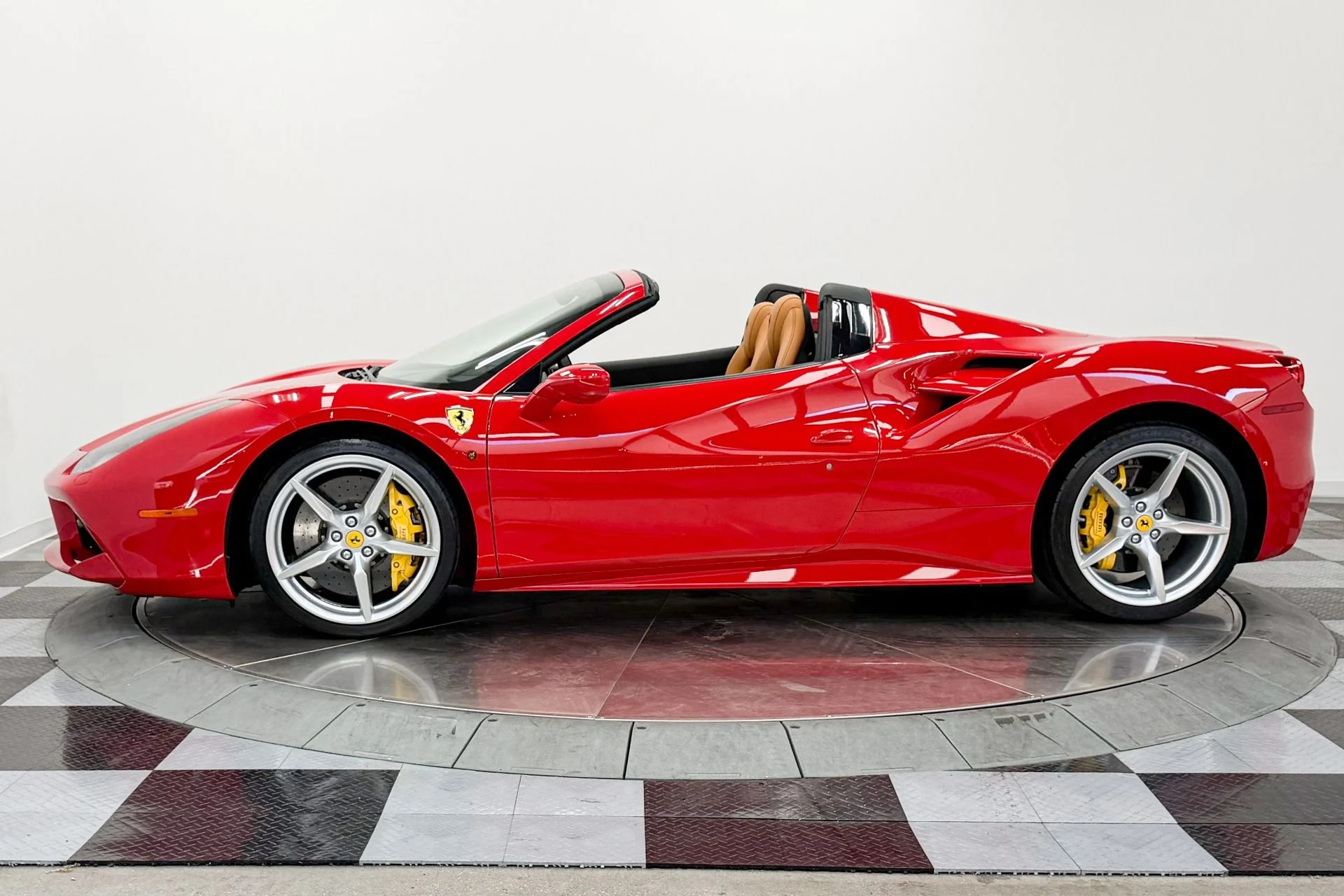 mph005_166690292_Used_2018_Ferrari_488_Spider_Carbon_Fiber_Steering_Wheel_w_LE_Ds_Daytona_Seats_1784733983_b273042194