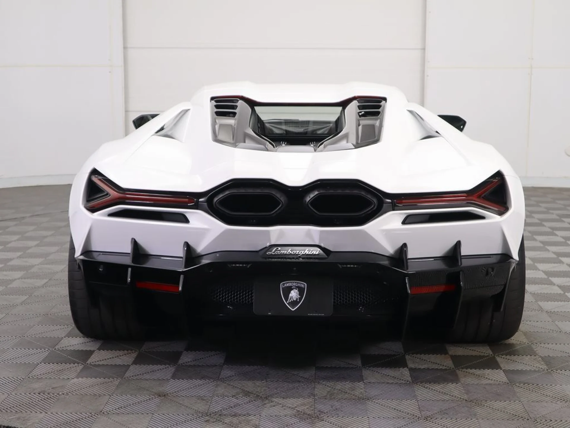 mph005_1672203589_used_2024_lamborghini_revuelto_coupe_8119_23017512_6_1024_ce163e4204