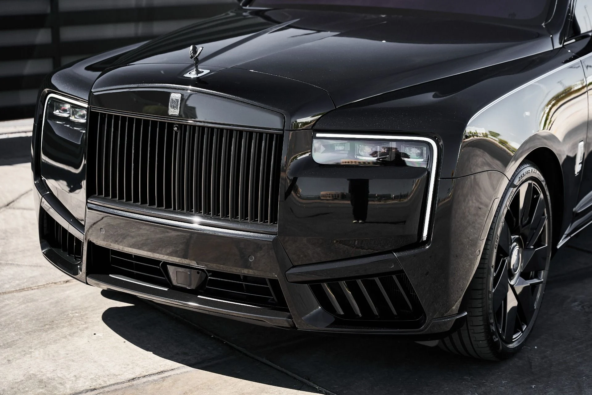 mph005_1675634549_Used_2026_Rolls_Royce_Cullinan_1774544453_9bca752630