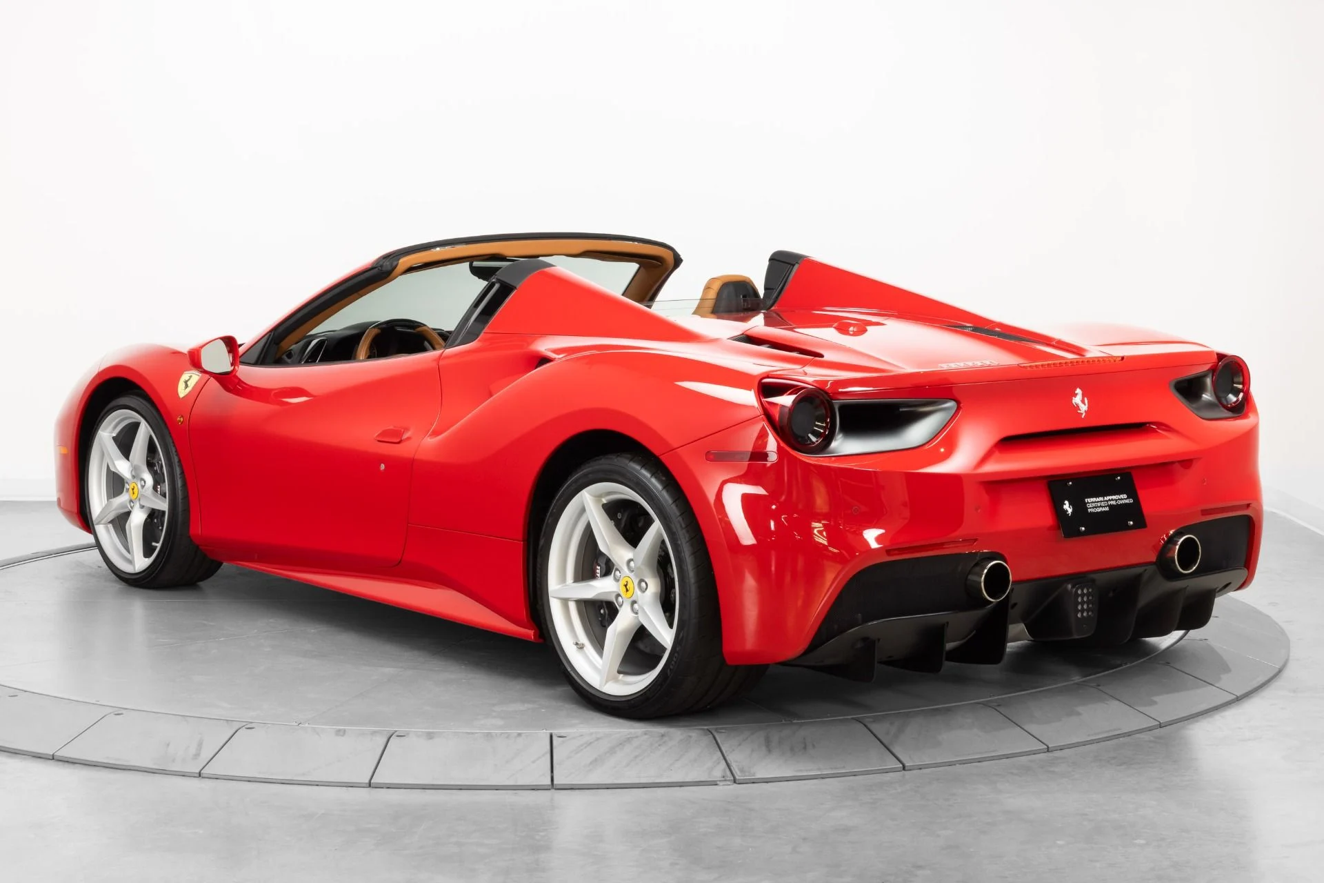 mph005_1676220148_Used_2019_Ferrari_488_Spider_1787231078_7b4fa0c577