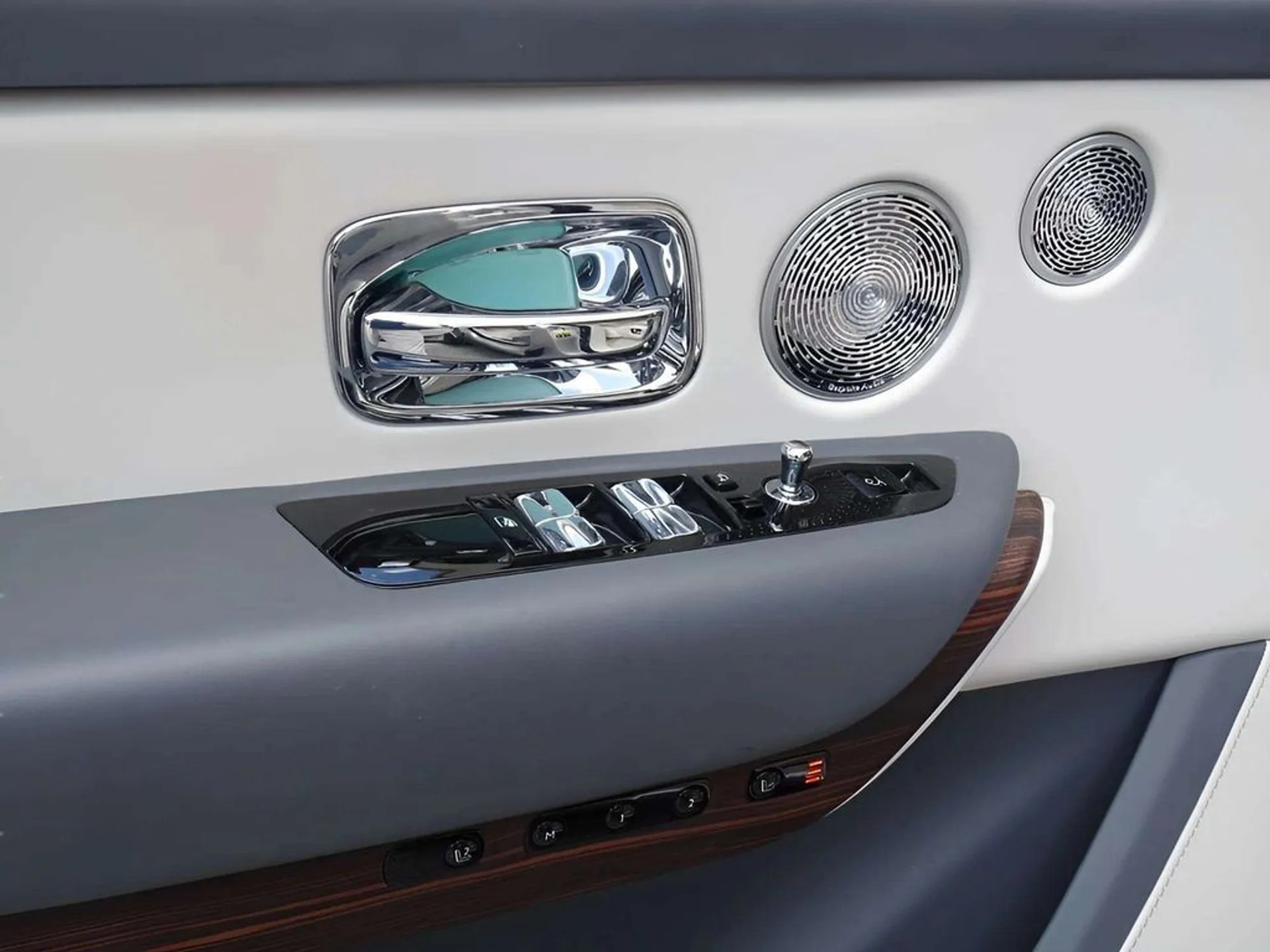 mph005_168296756_ef6a1285d5c51d203cfd91fa91f8e7c8x_10bfaca1e0