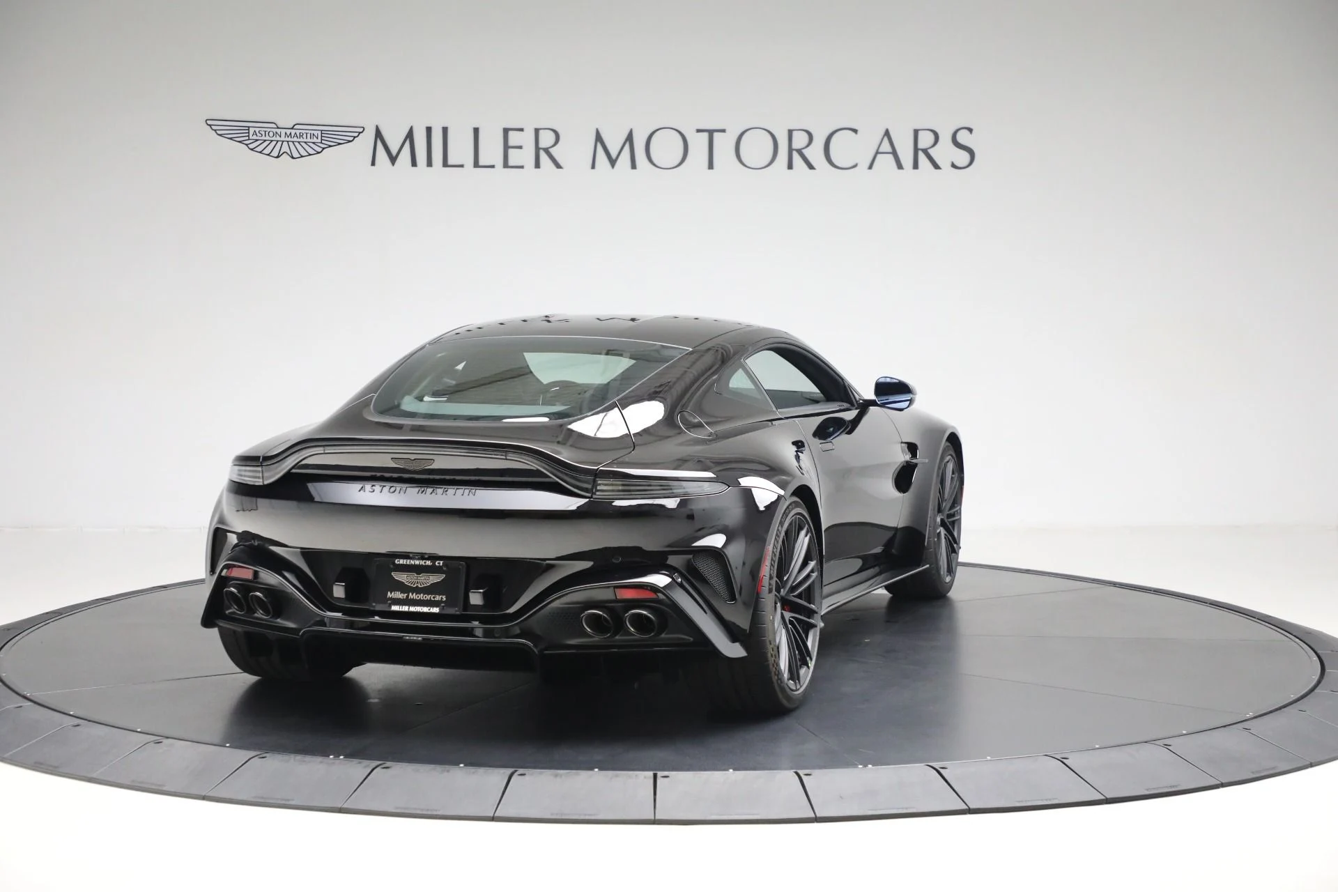 mph005_1683682578_New_2025_Aston_Martin_Vantage_bb5bcc46ae