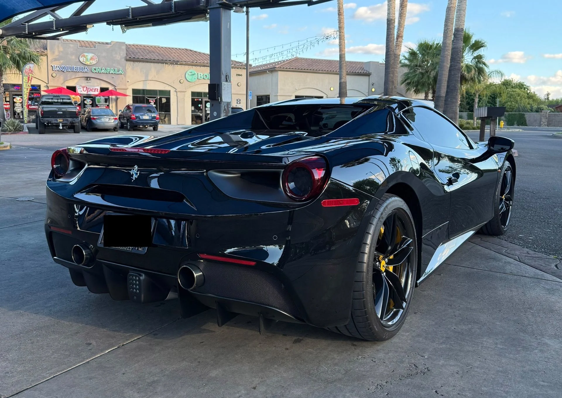 mph005_1684488368_Used_2018_Ferrari_488_Spider_1776269556_ff79b691ff