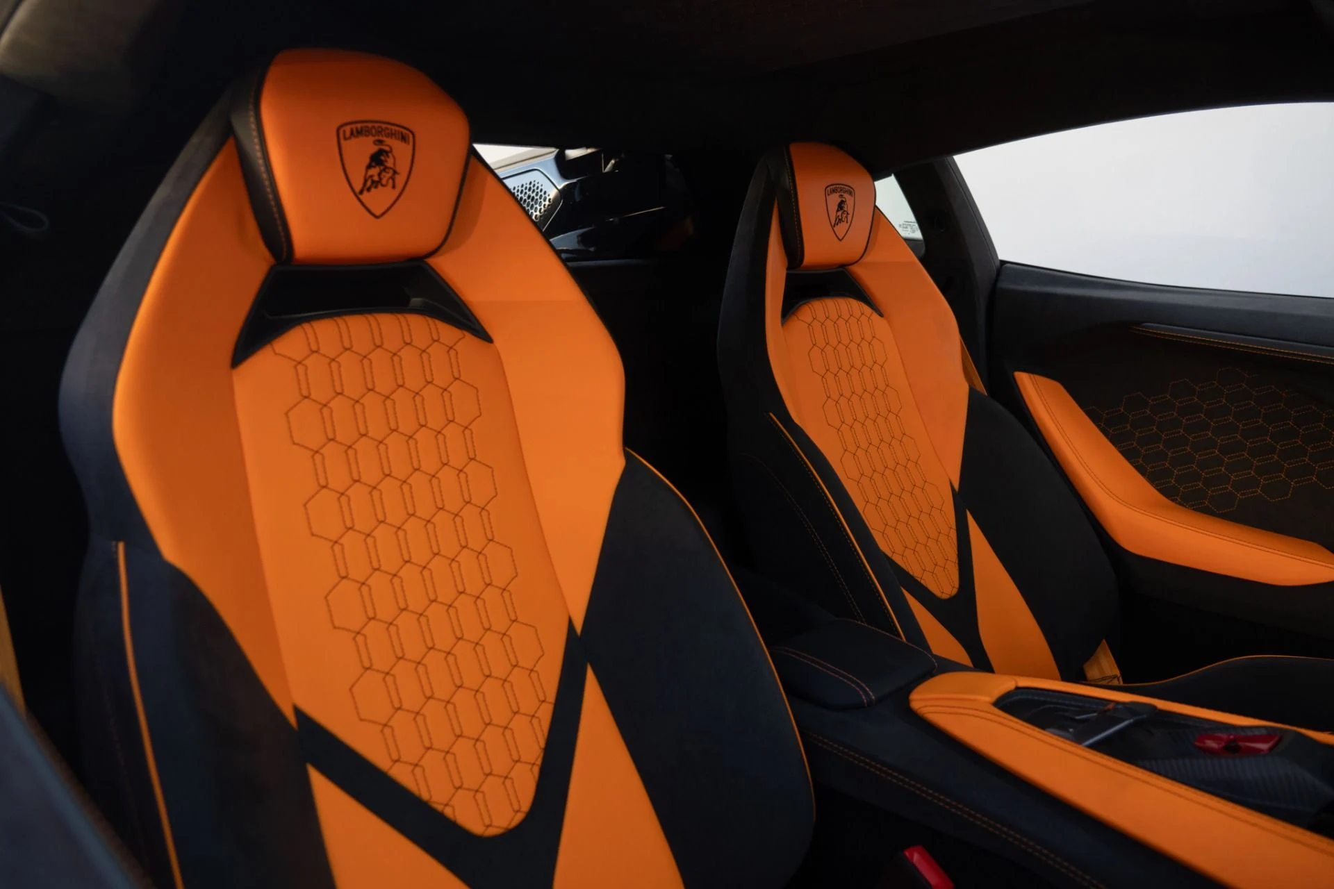 mph005_1686048614_Used_2024_Lamborghini_Revuelto_1755720584_bc6fadc60a
