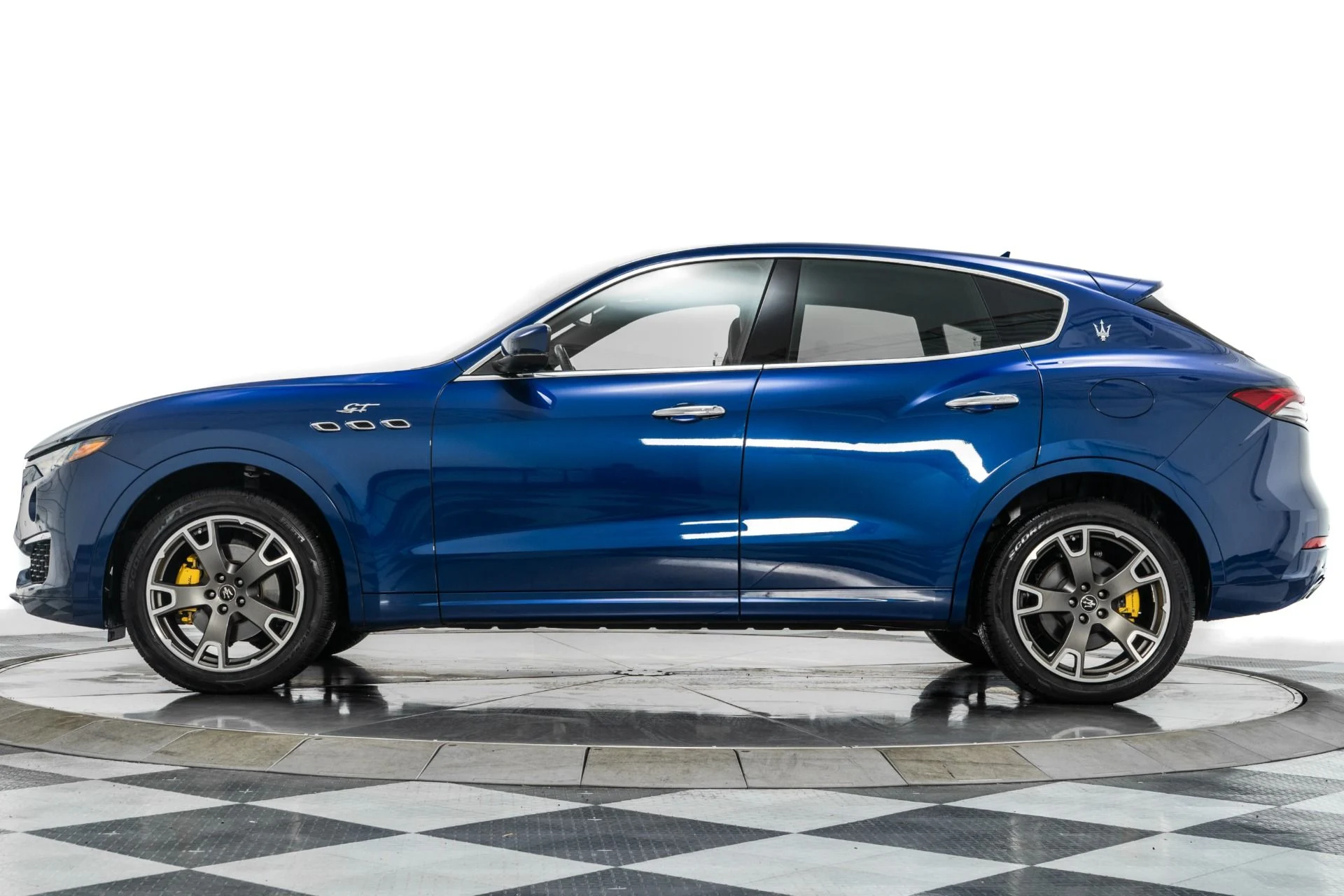 mph005_1686509351_Used_2022_Maserati_Levante_GT_1756225683_19e5f8c39e