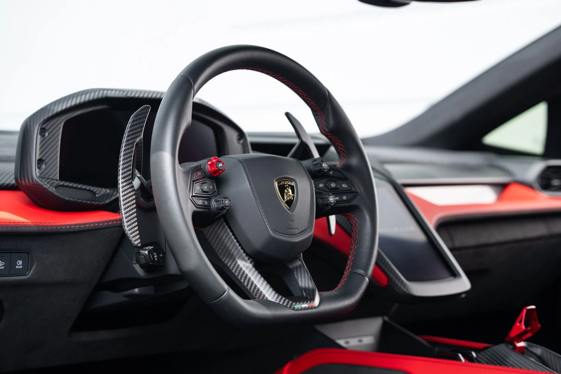 mph005_169239391_Used_2024_Lamborghini_Revuelto_1778880537_3193c57f2e