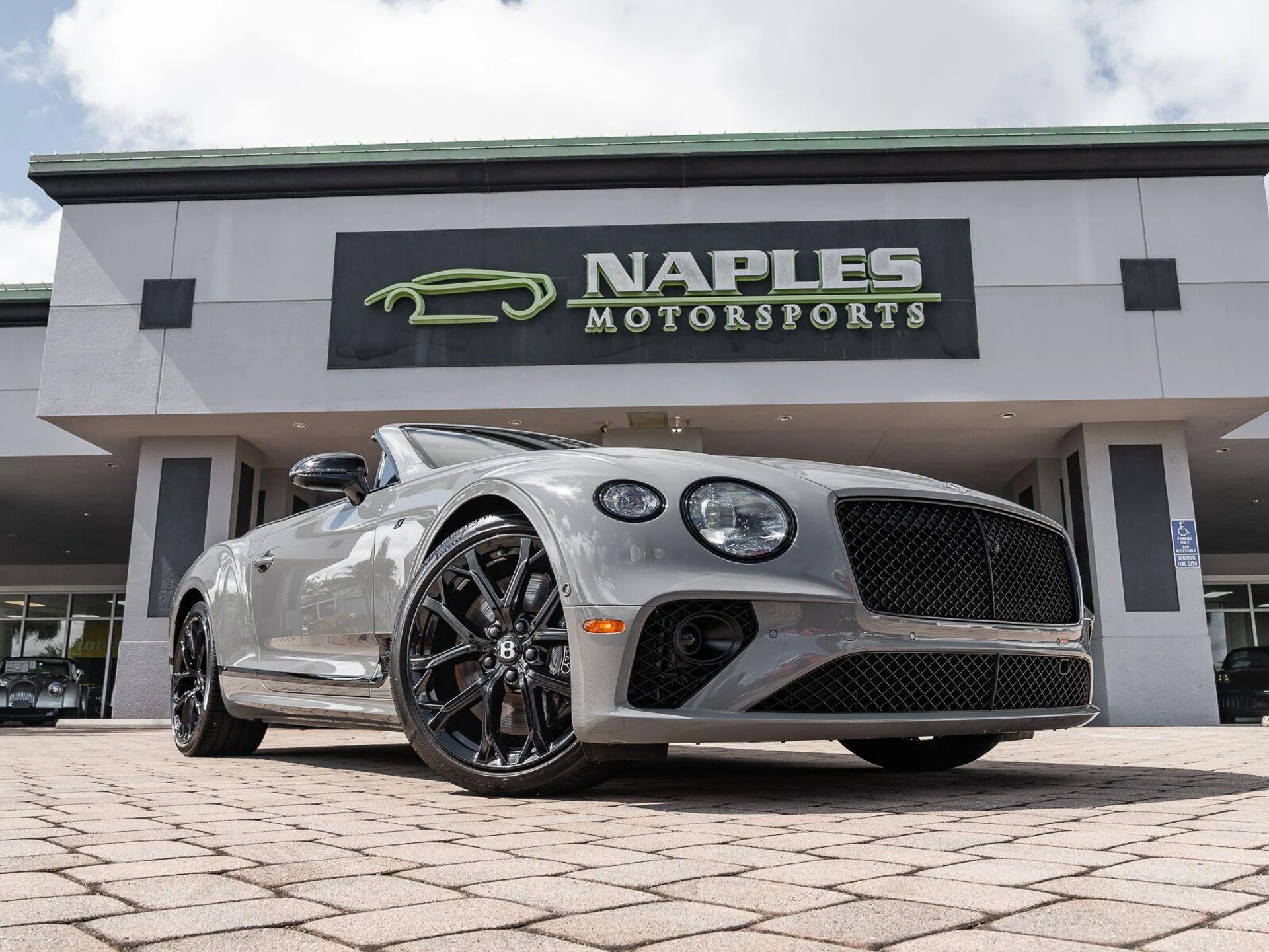 mph005_1695139918_Used_2023_Bentley_Continental_GTC_S_V8_1793214114_d1f02ee9d8