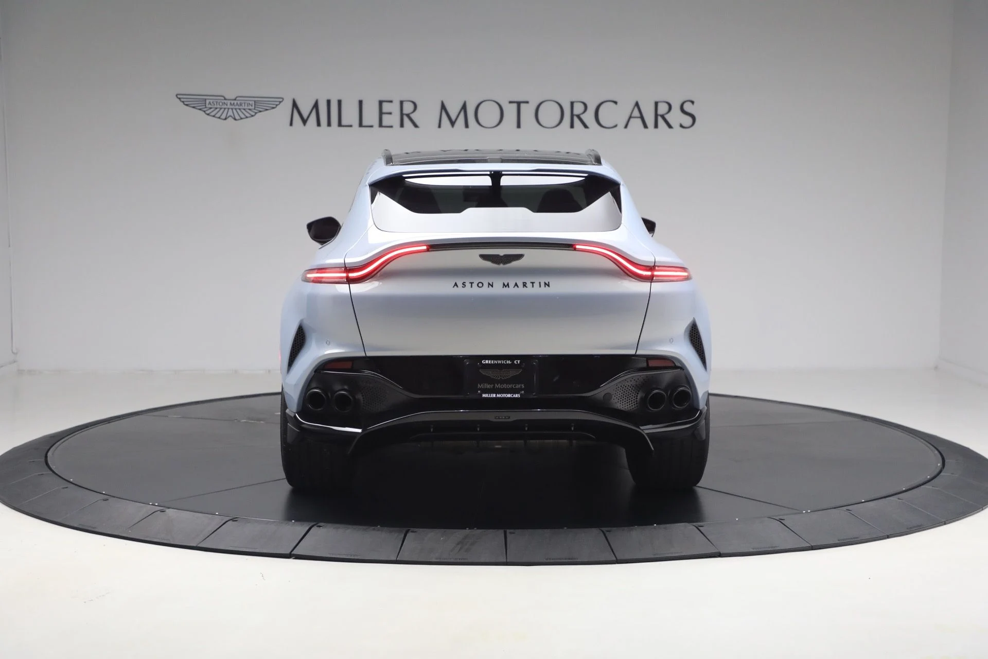 mph005_1700213121_Used_2026_Aston_Martin_DBX_707_1780931408_fd5fa9d03a