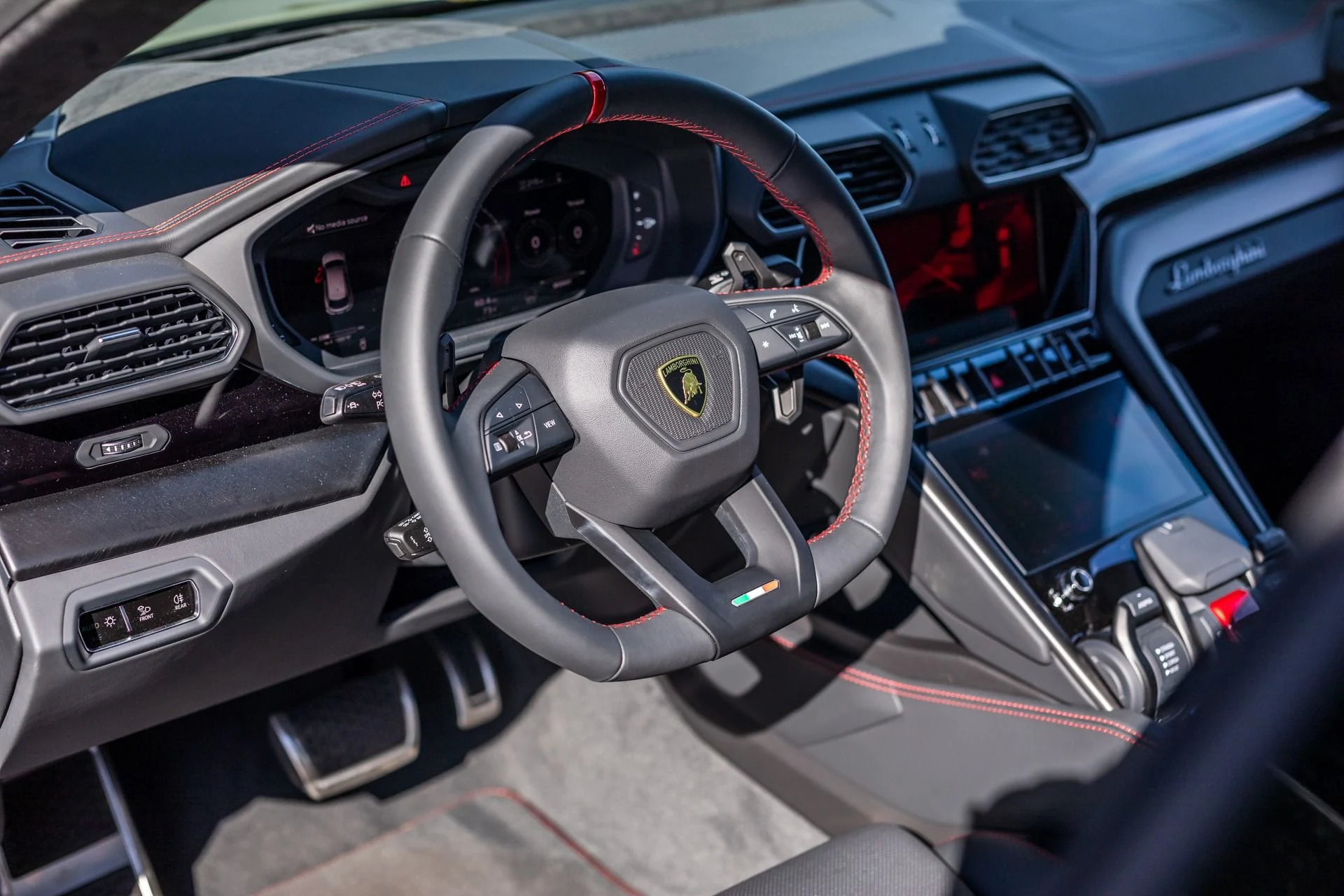 mph005_1701341864_Used_2023_Lamborghini_Urus_S_1764103574_caad4698ae