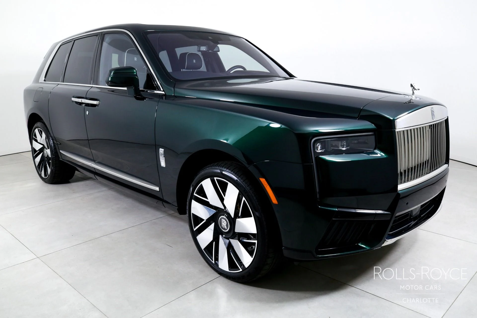 mph005_1707125950_Used_2026_Rolls_Royce_Cullinan_1782492923_f75ccde439