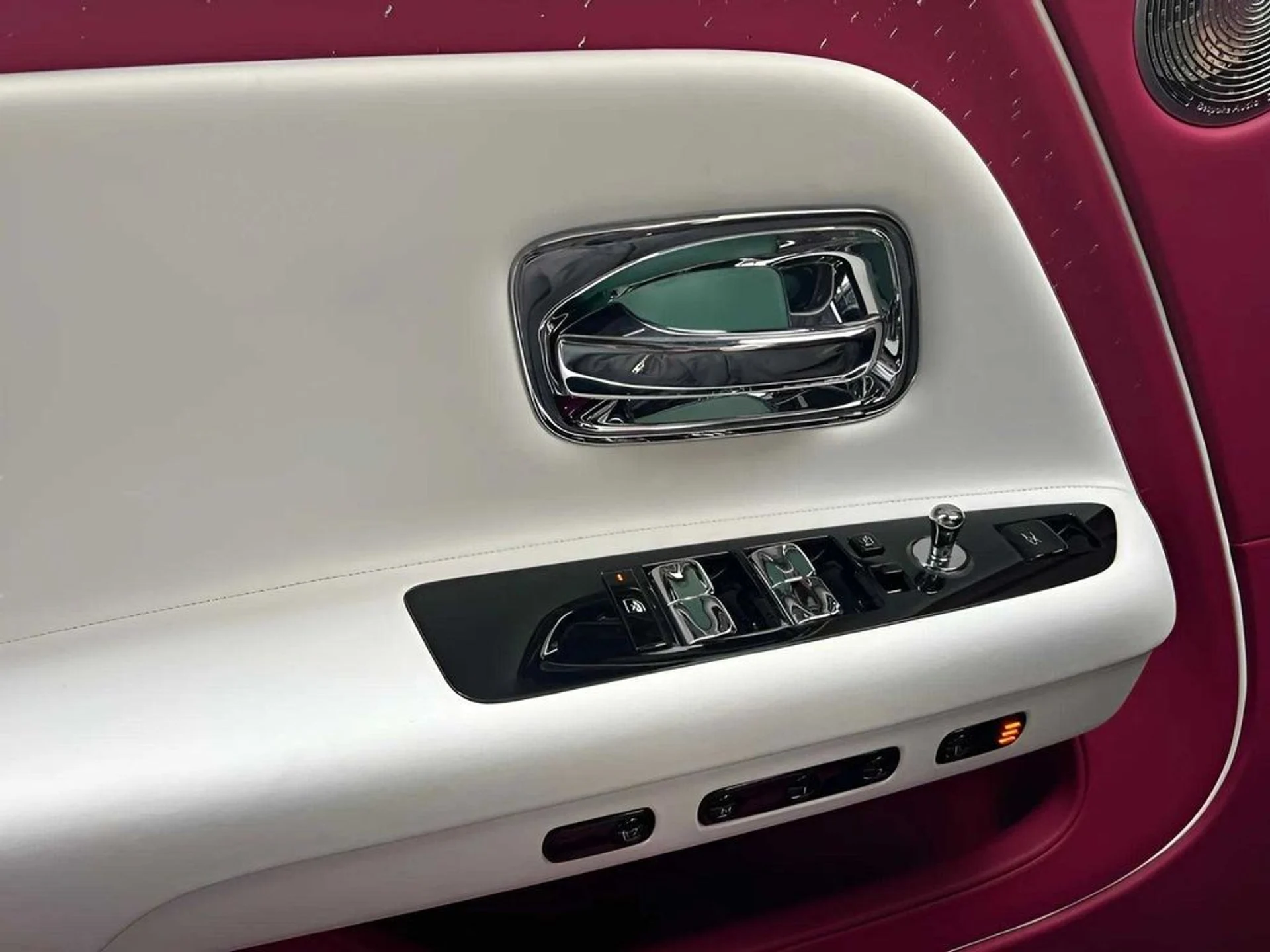 mph005_171330642_bc7ebba2fc4f78846ee0e5ee947c2622x_fcac2e8391