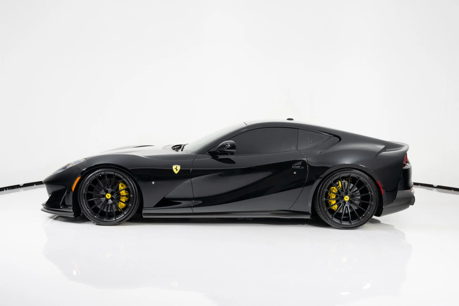 mph005_1726541204_Used_2019_Ferrari_812_Superfast_1719262588_180864d1a3