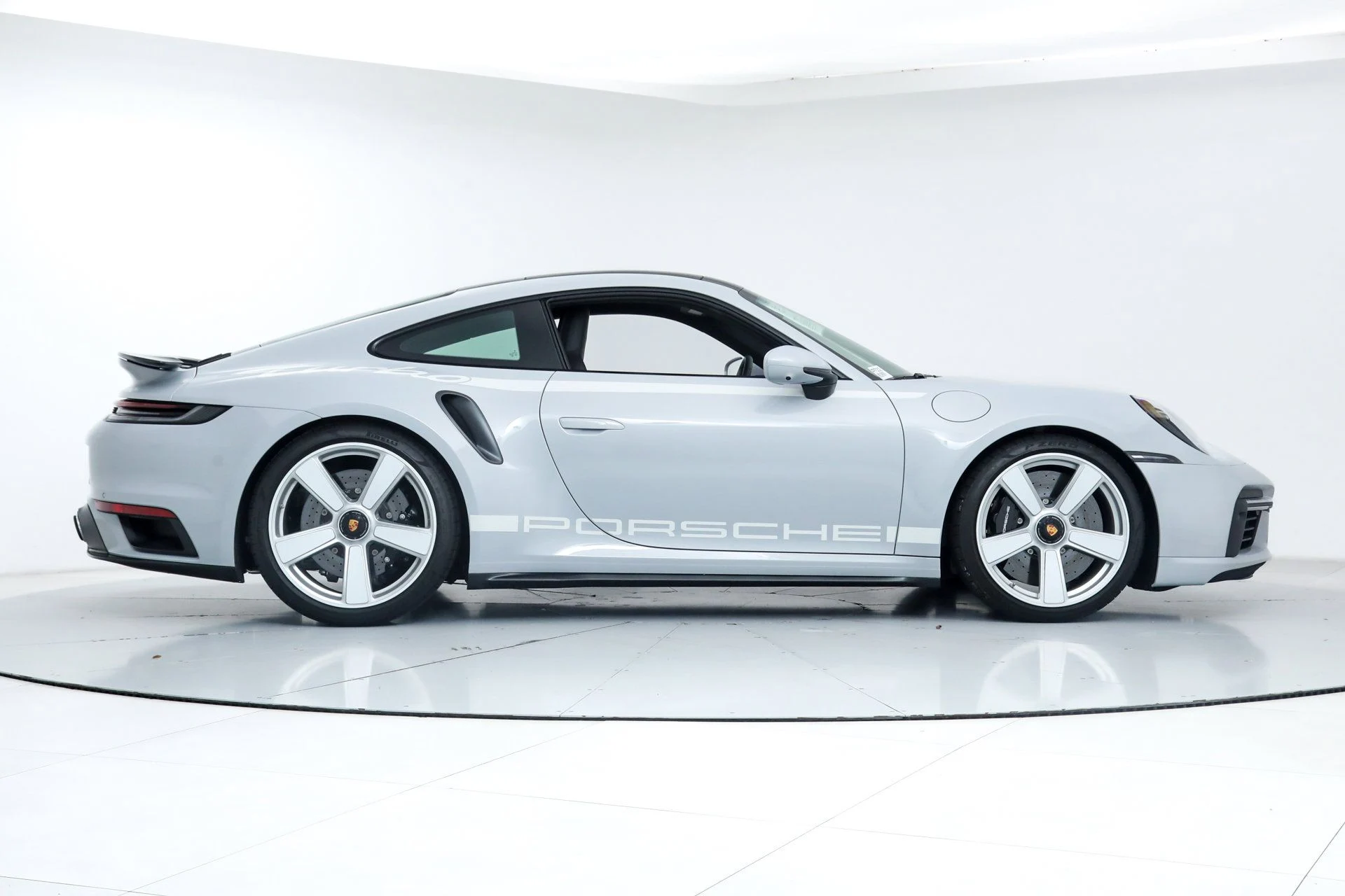 mph005_1731175505_d22bd44d80c0904c928ed782ee8c7f8c_0236491098