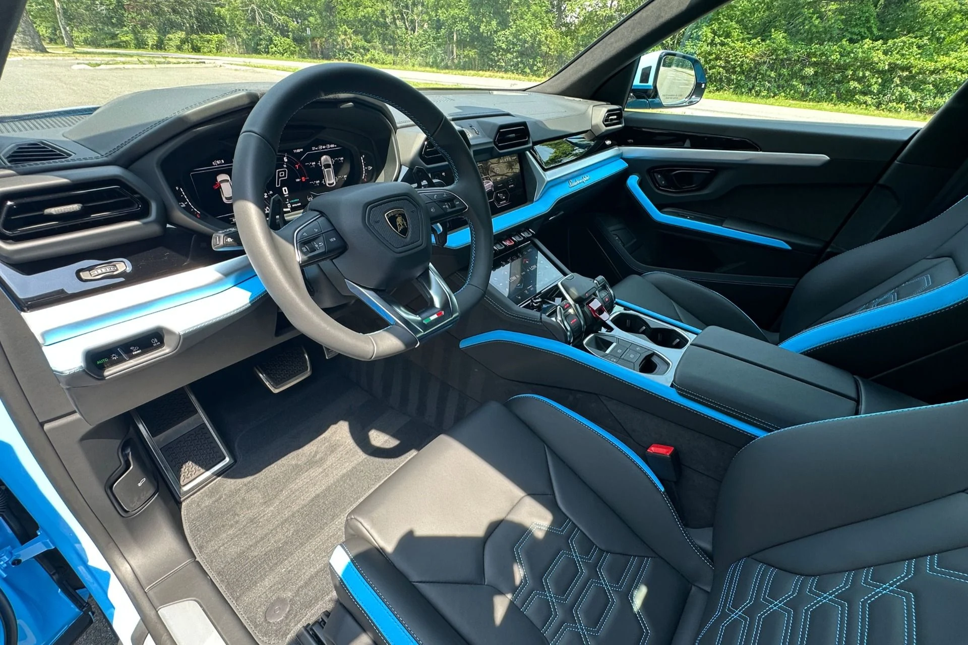 mph005_1737732791_New_2026_Lamborghini_Urus_SE_1782998768_40c2cb43f7