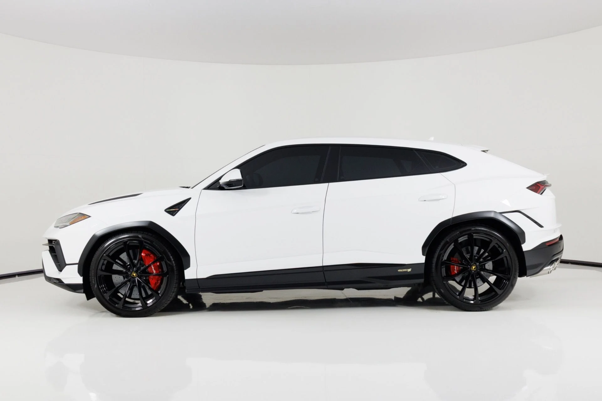 mph005_174152126_Used_2024_Lamborghini_Urus_S_1788297644_03aaabfa30