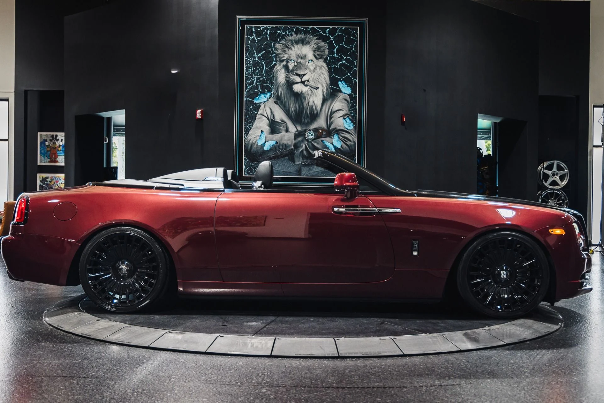 mph005_1757381540_Used_2019_Rolls_Royce_Dawn_1775855974_dfb7d212e0