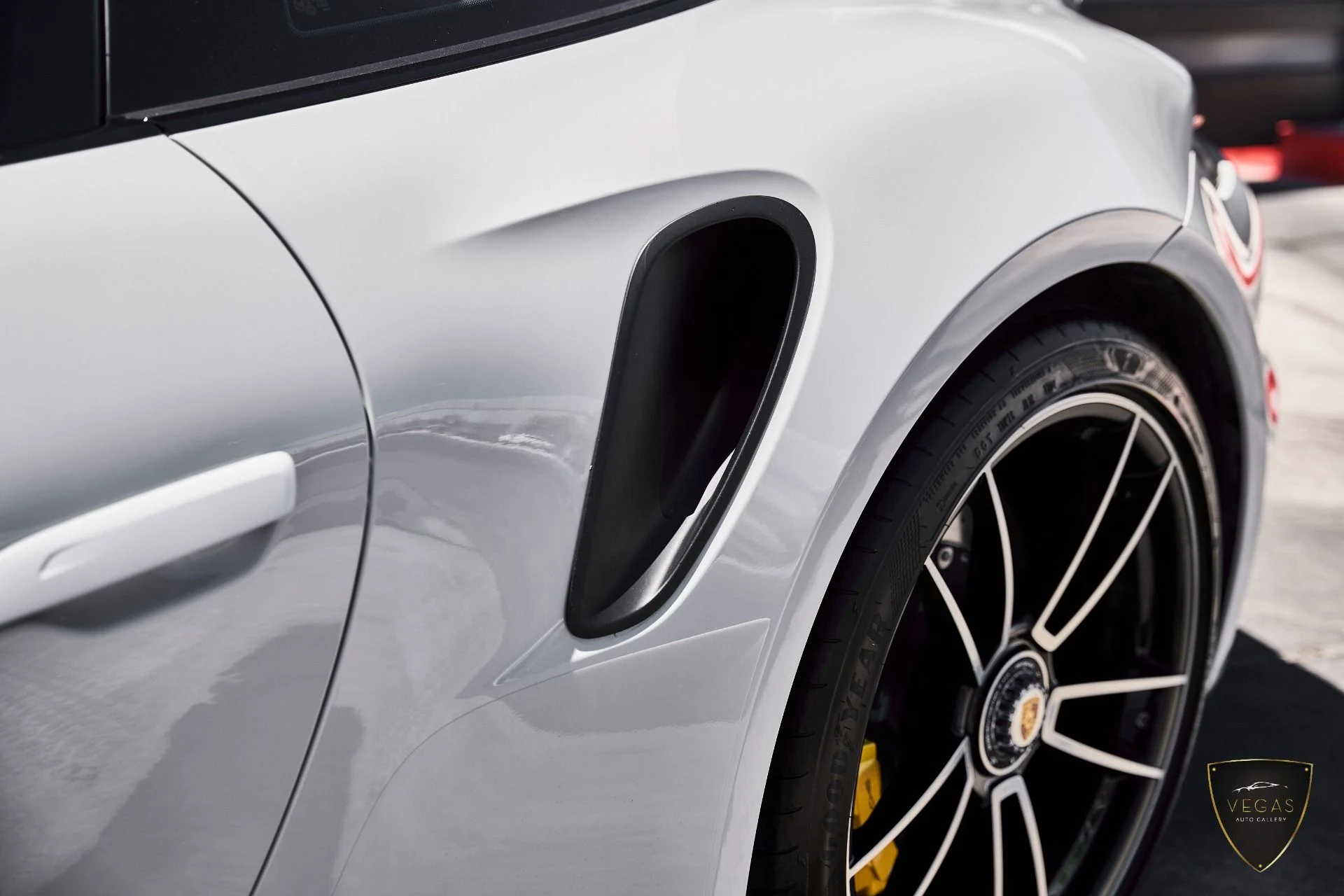 mph005_1761062414_Used_2022_Porsche_911_Turbo_S_1782757340_bcbf945442