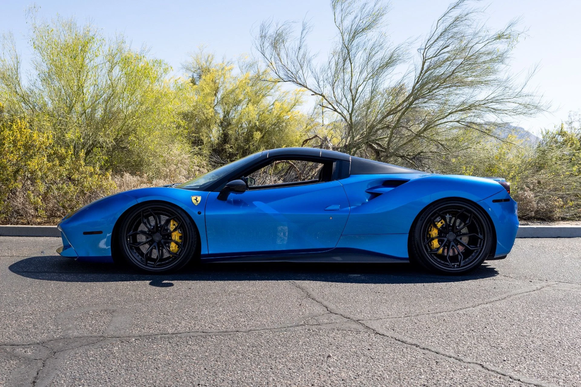 mph005_1763876411_Used_2017_Ferrari_488_Spider_1774722823_5b720e0d6a