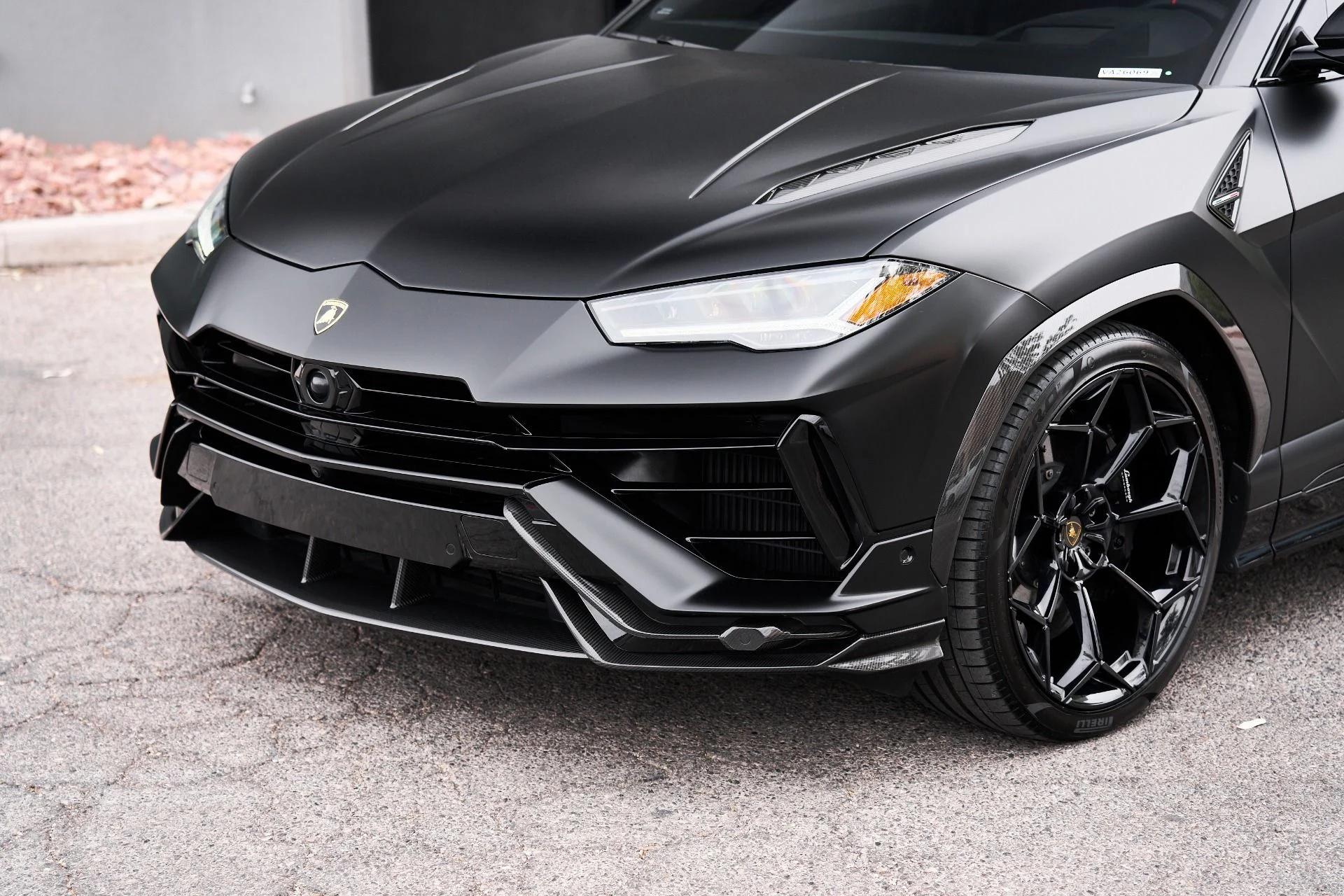mph005_177357383_Used_2023_Lamborghini_Urus_Performante_1756943475_a23c09efb7