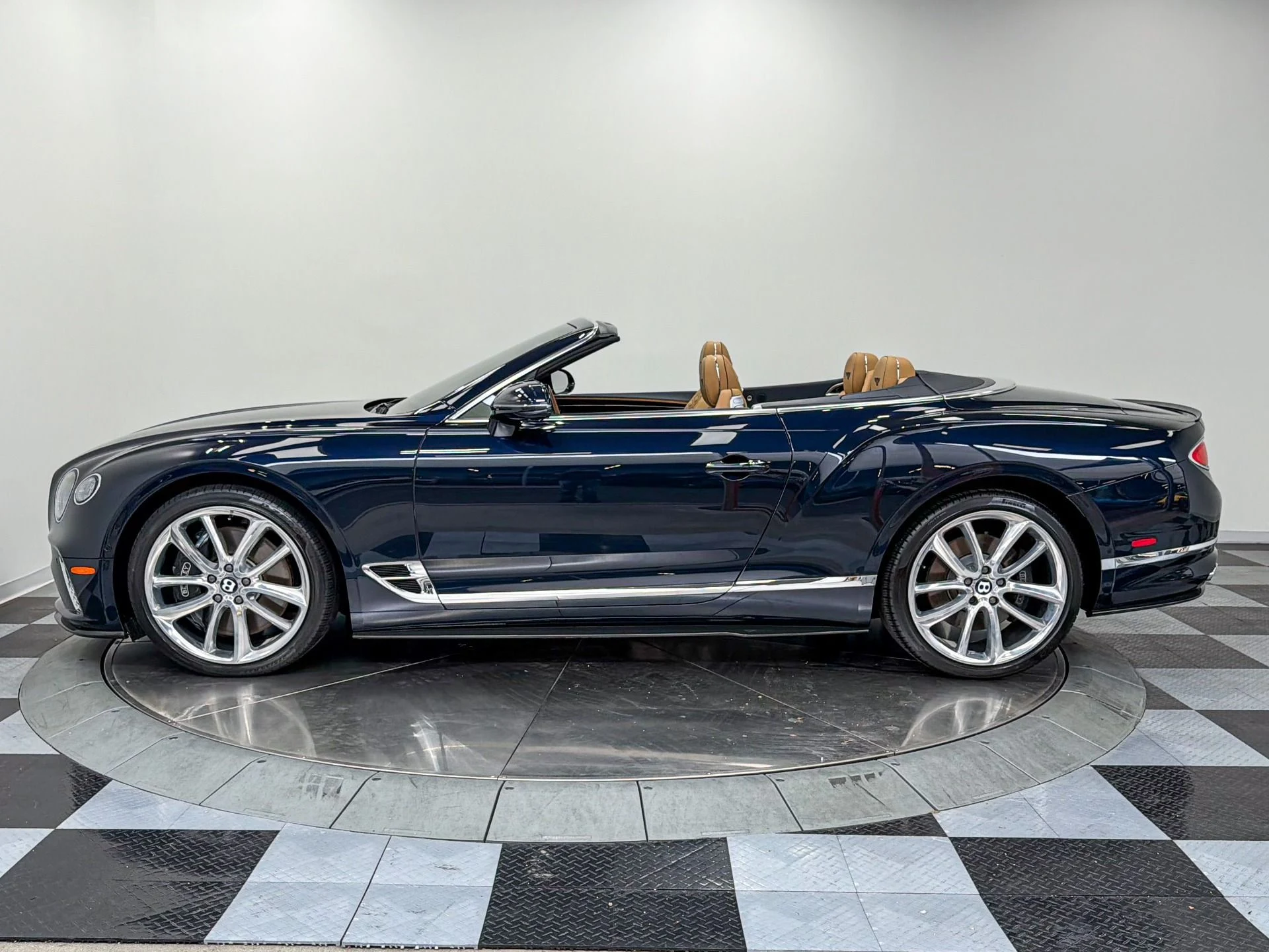 mph005_1774371765_Used_2021_Bentley_Continental_GTC_V8_Mulliner_Driving_Specification_Touring_Specification_1781894141_5711079745