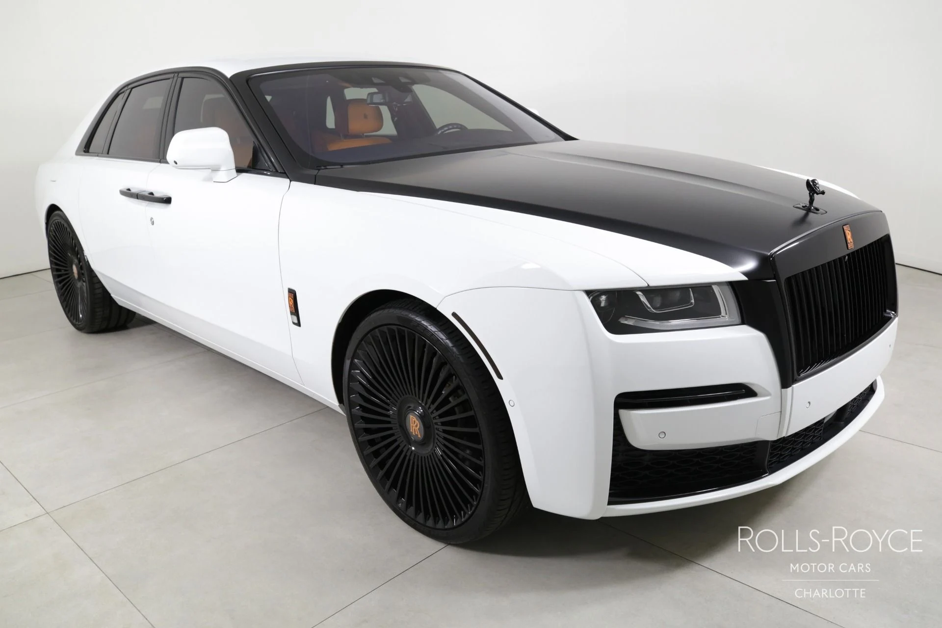 mph005_177439344_Used_2021_Rolls_Royce_Ghost_1738596251_a47aac3c70
