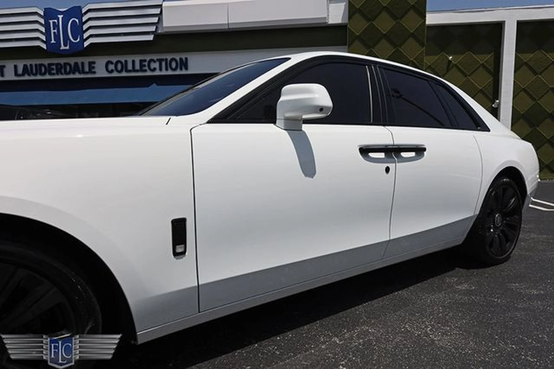 mph005_1784115729_used_2024_rolls_royce_ghost_sedan_6305_23068311_10_640_f49a35264c