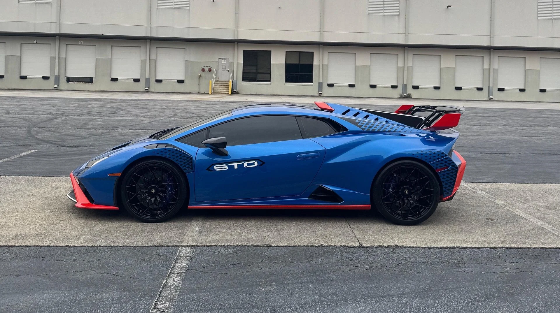 mph005_1789094944_Used_2022_Lamborghini_Huracan_STO_1767636479_2ac4a3297c