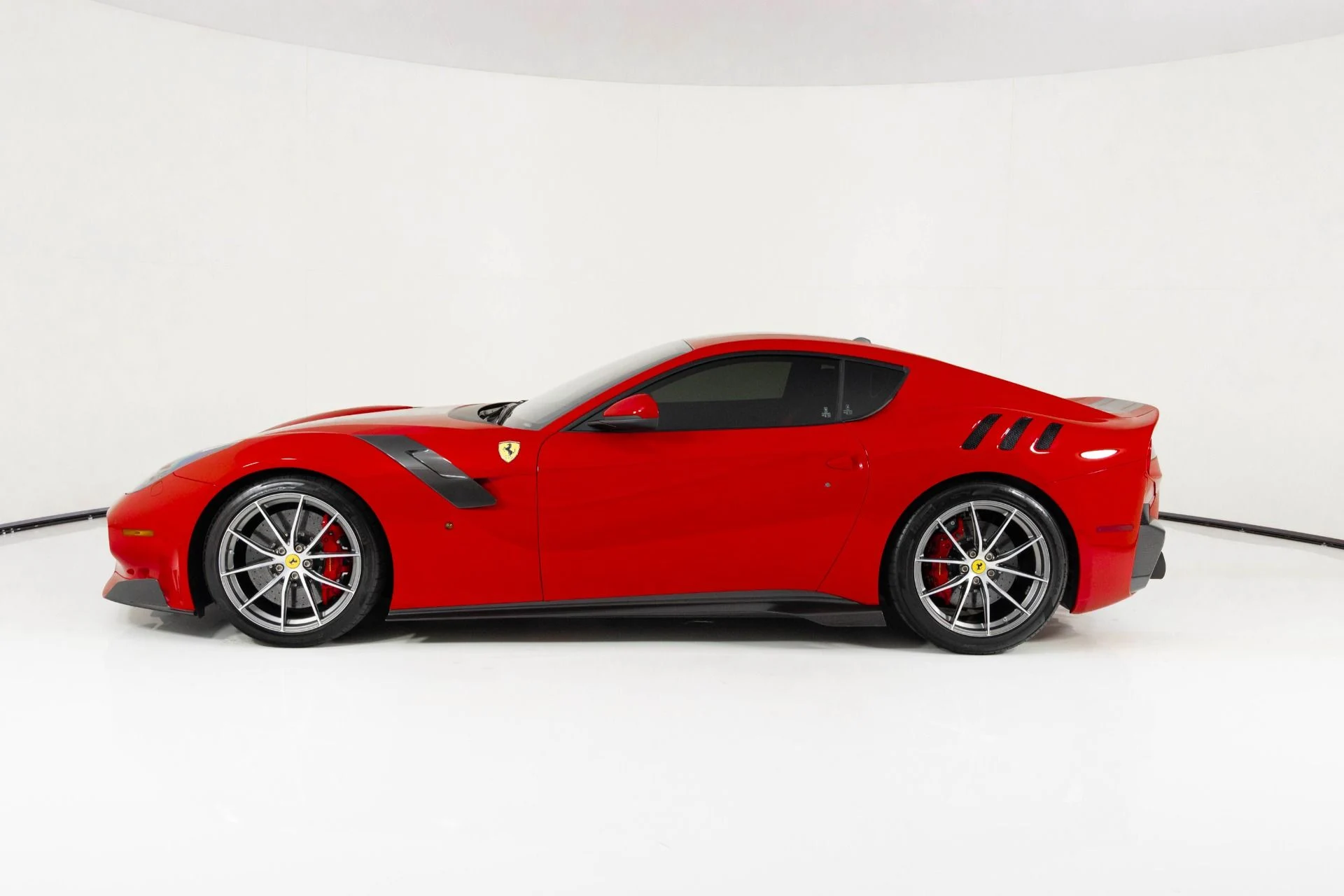 mph005_1791340794_Used_2017_Ferrari_F12_TDF_1760045667_ed1201c07a
