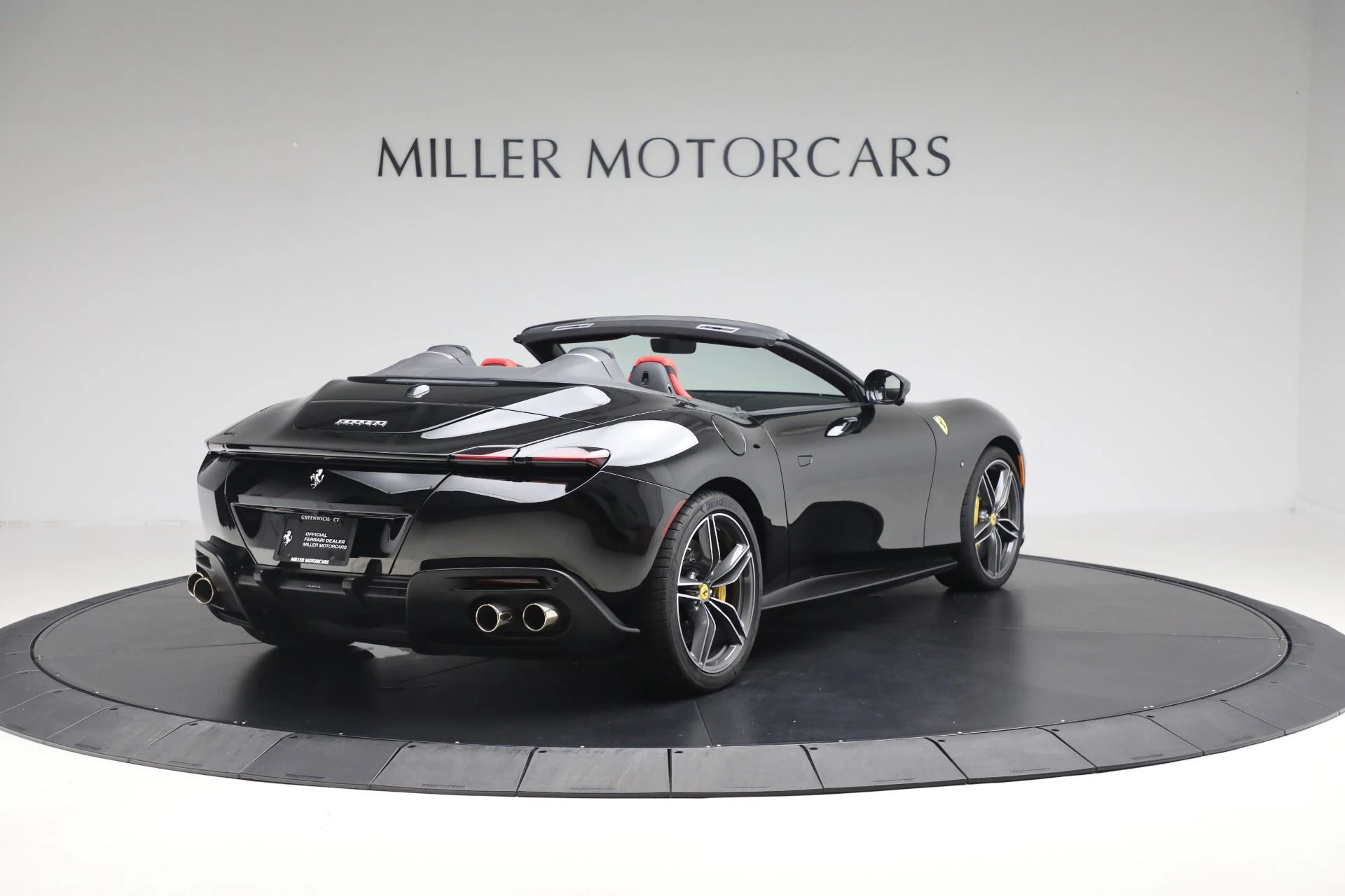 mph005_1792027759_Used_2024_Ferrari_Roma_Spider_1759961484_5175b5eeb5